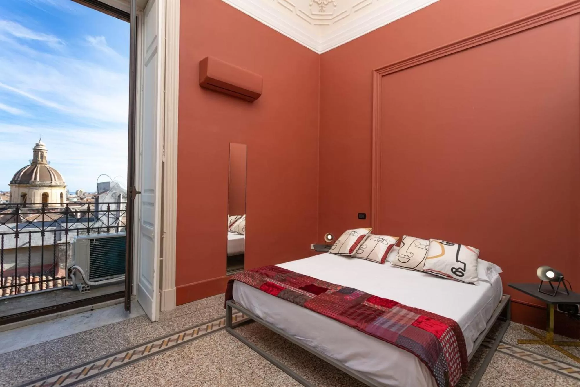 Bed in 81 Suite and Breakfast