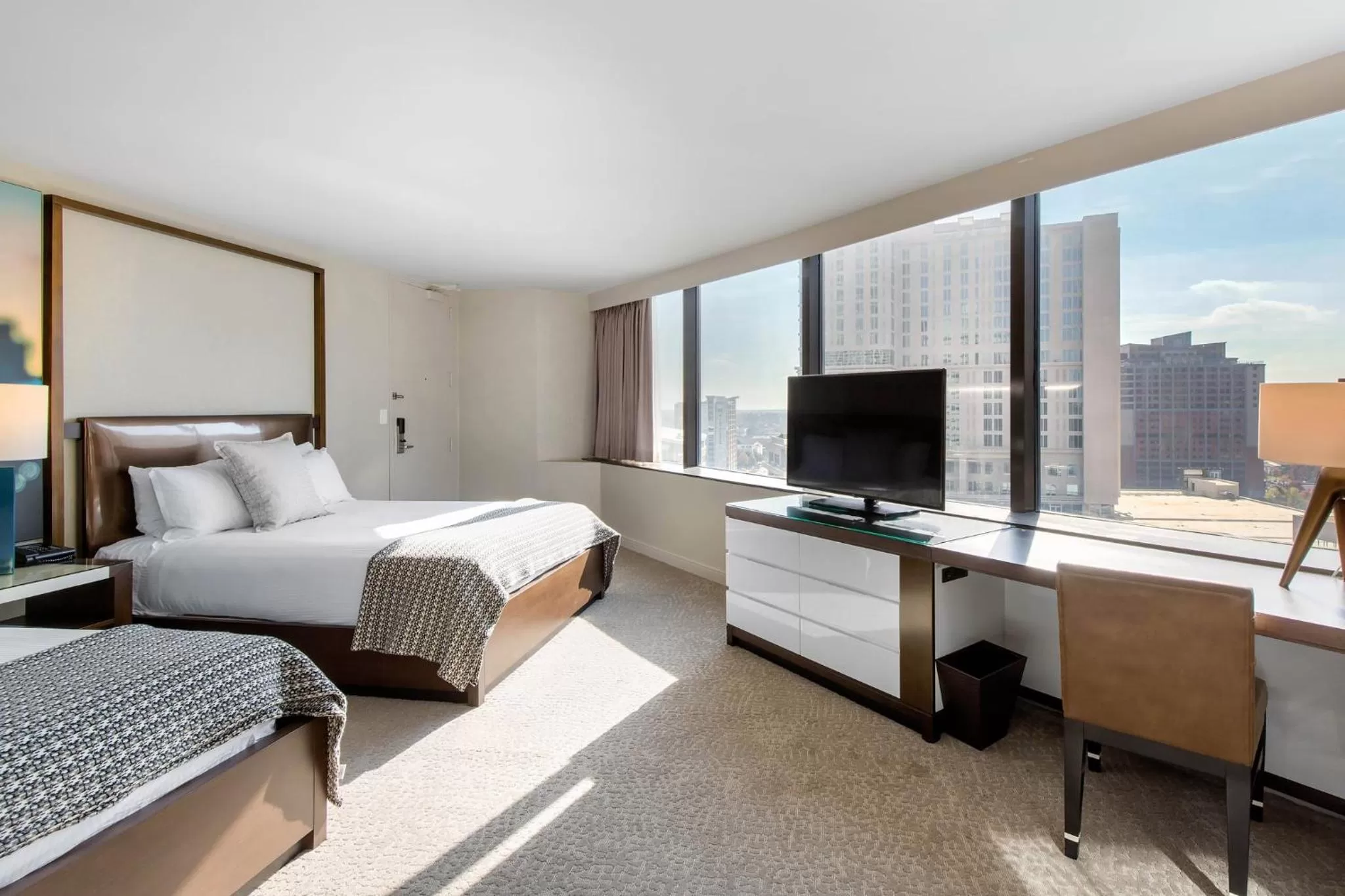 Photo of the whole room, Bed in Omni Charlotte Hotel