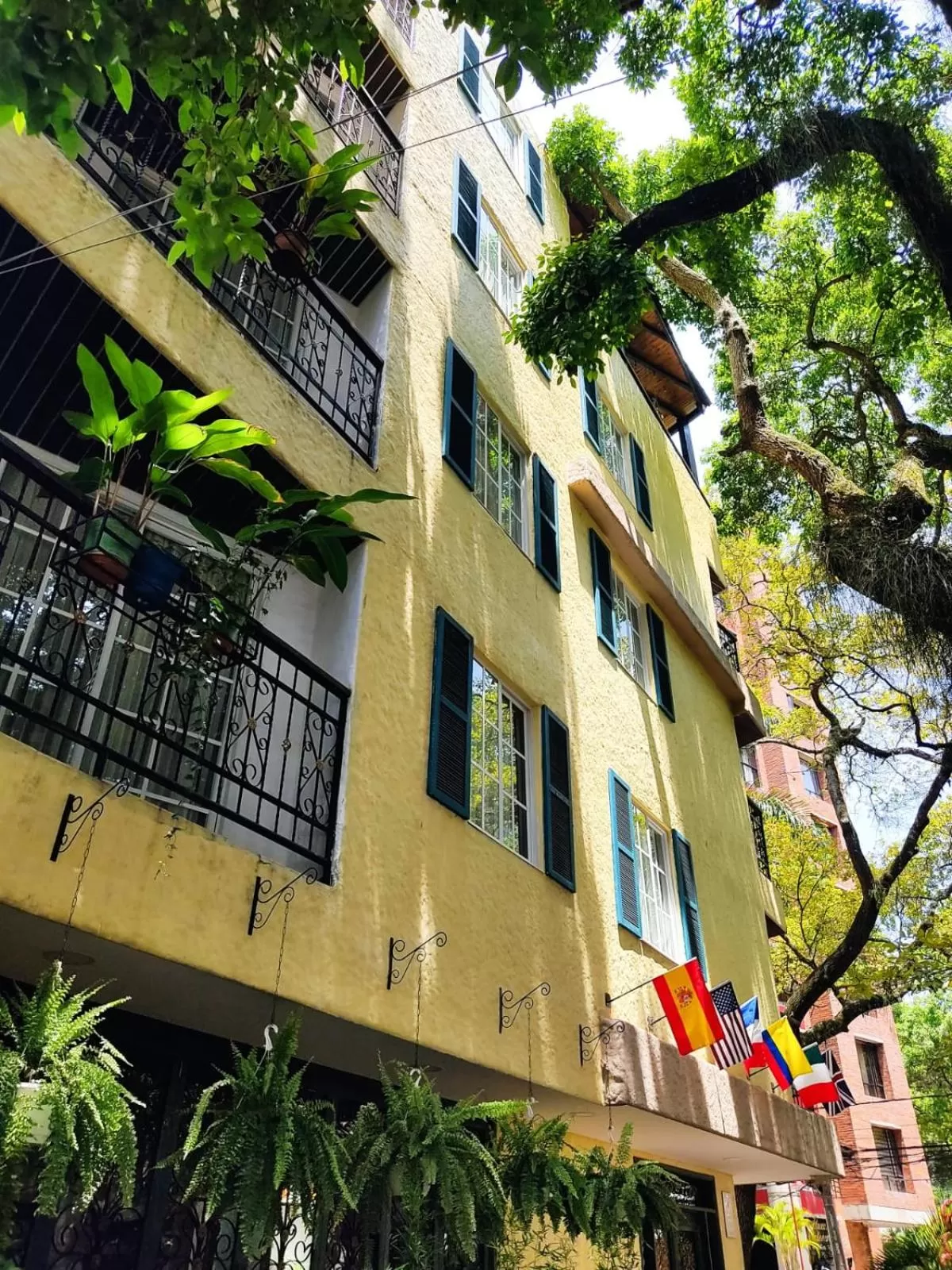 Property building in Casa del Hidalgo Hotel Cali Centenario