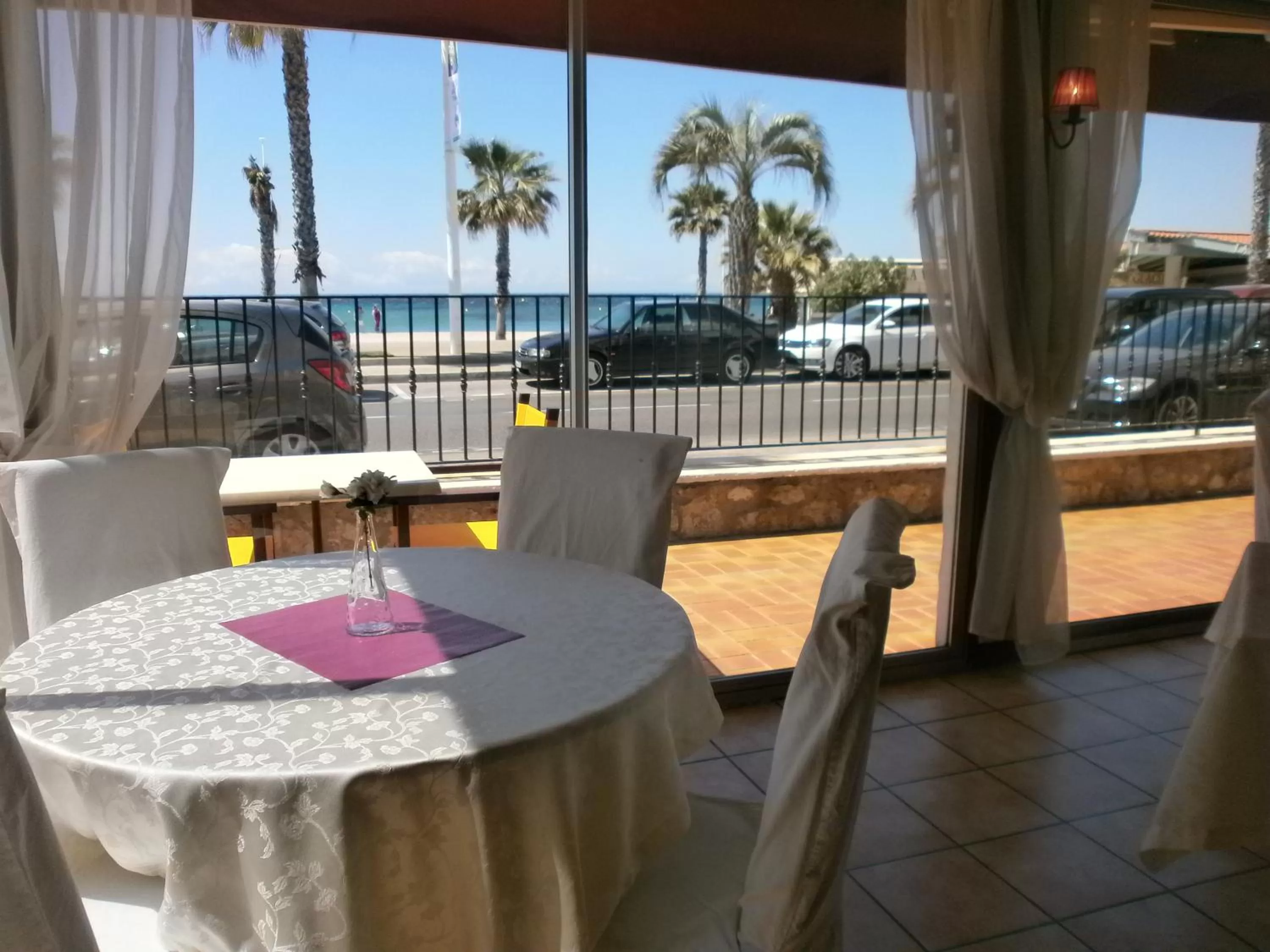 Restaurant/places to eat in Hôtel Bel Azur
