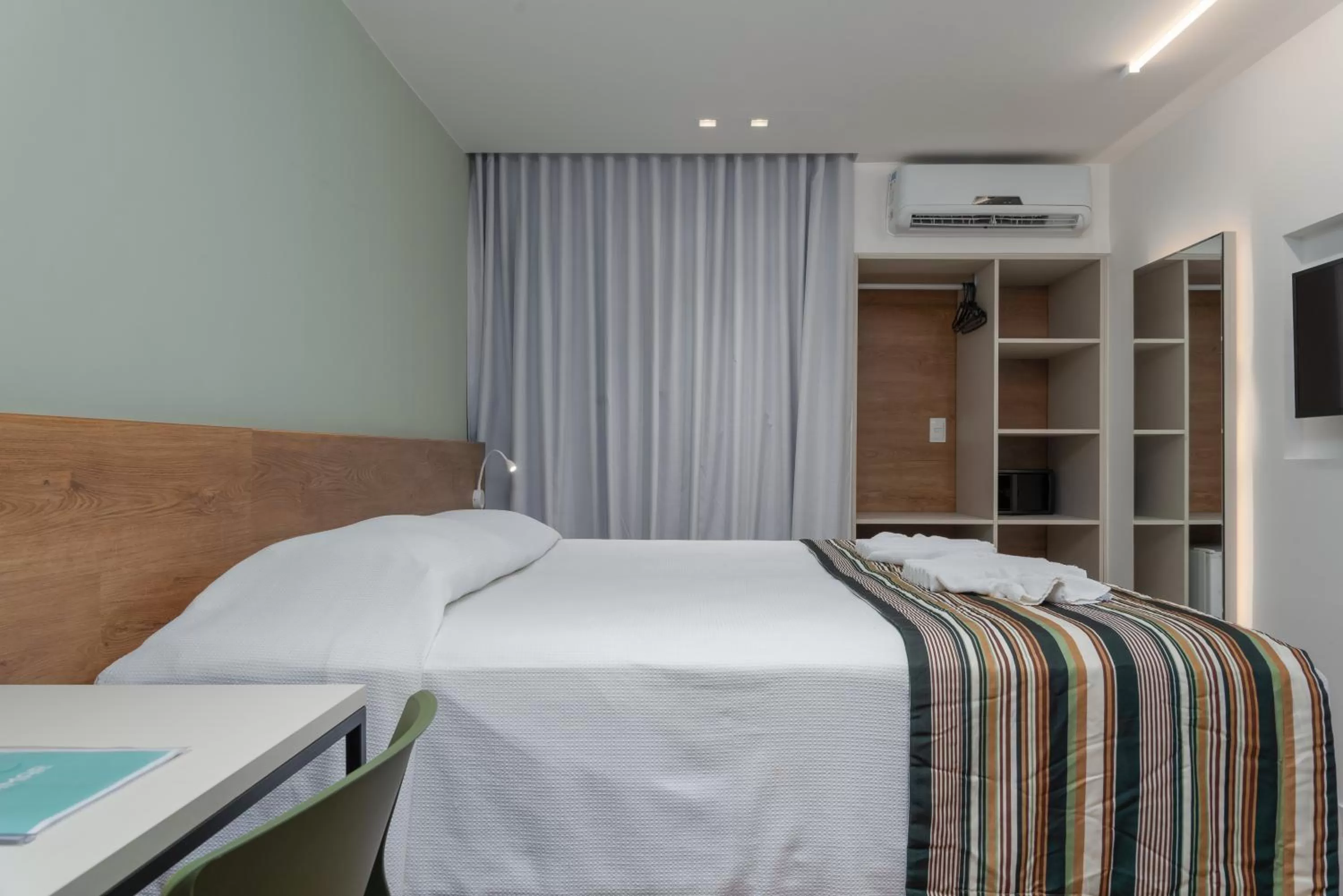 Photo of the whole room, Bed in Vistamar Hotel