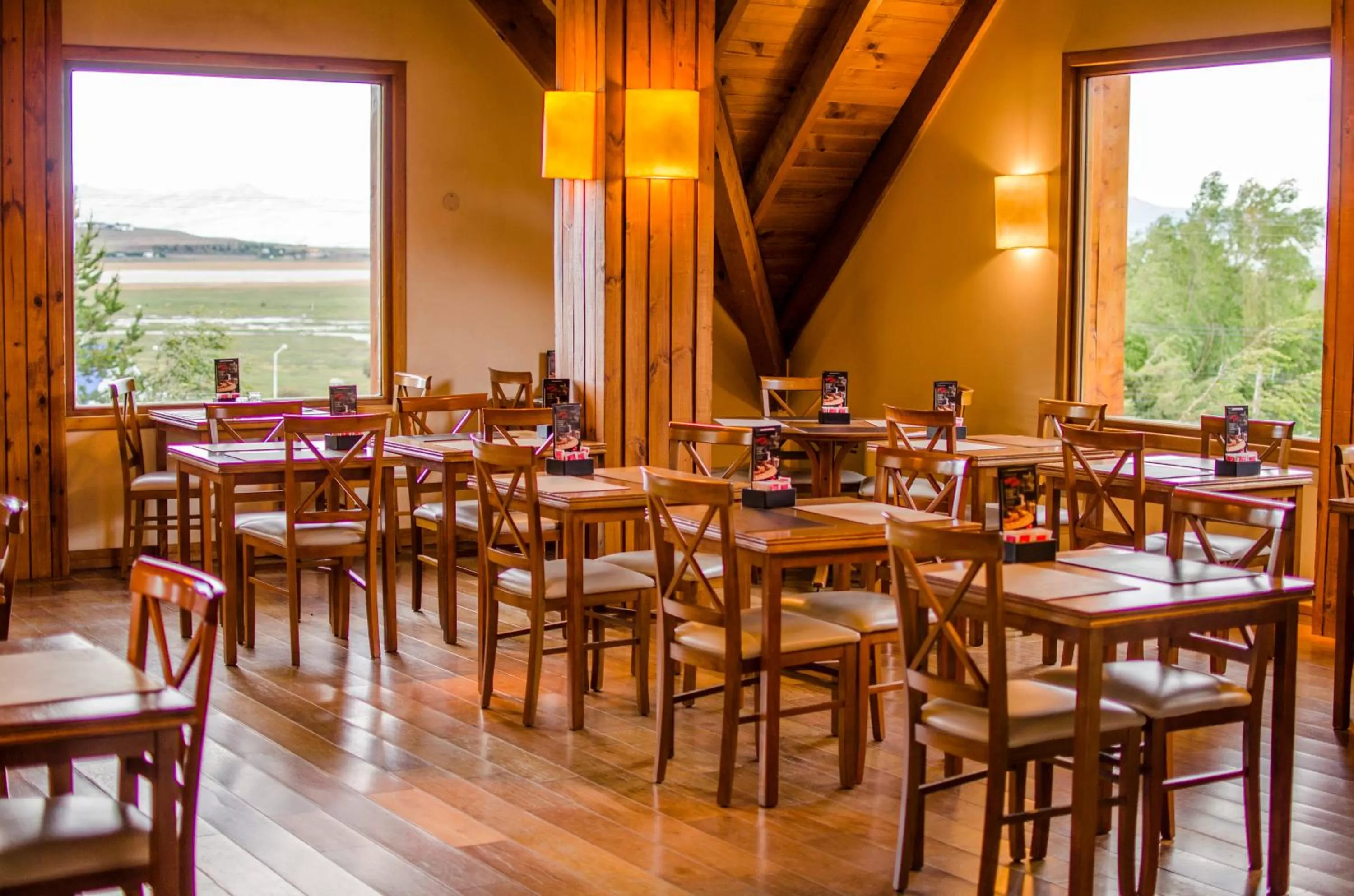 Restaurant/places to eat in Mirador del Lago Hotel