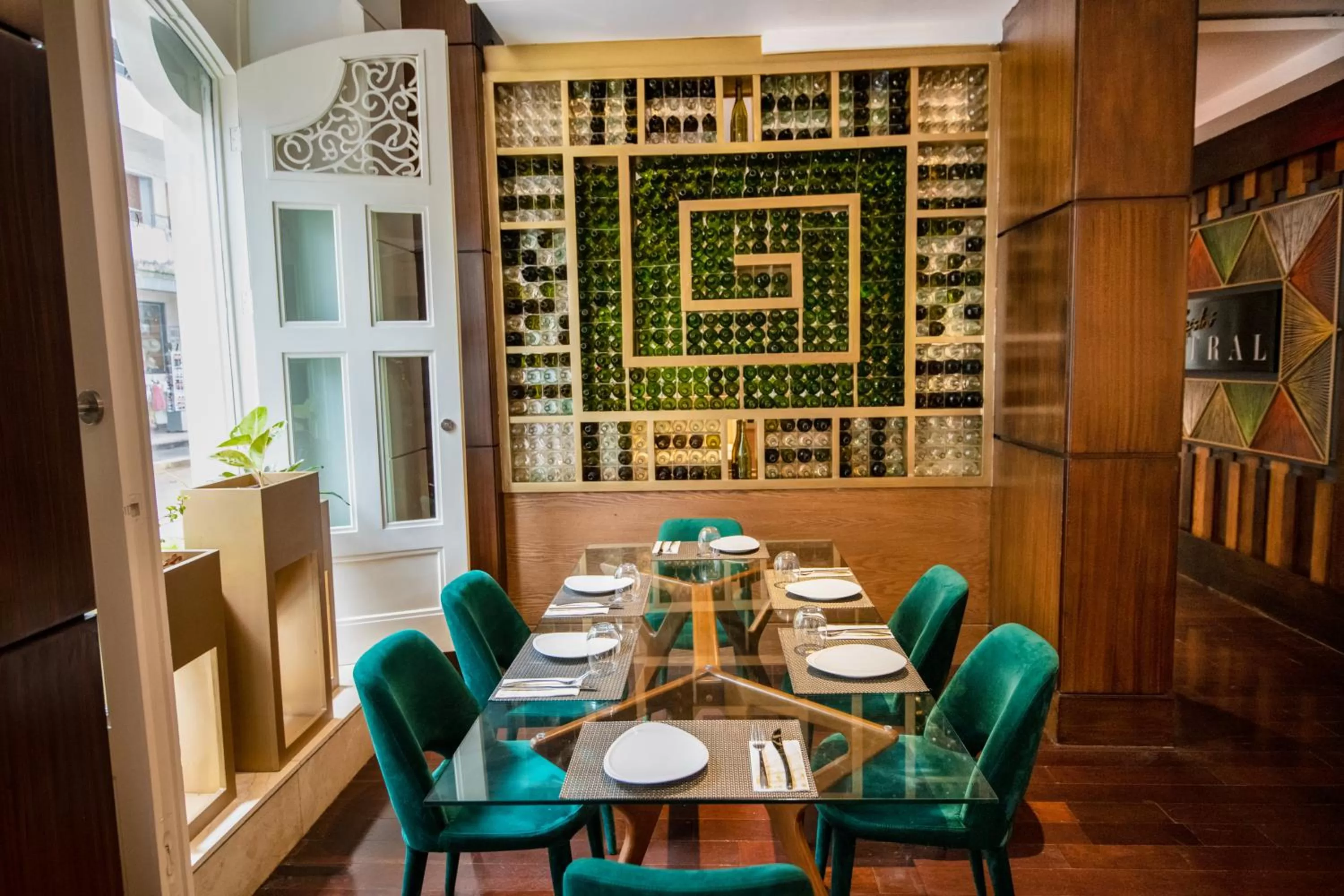 Restaurant/places to eat in Central Hotel Panama Casco Viejo