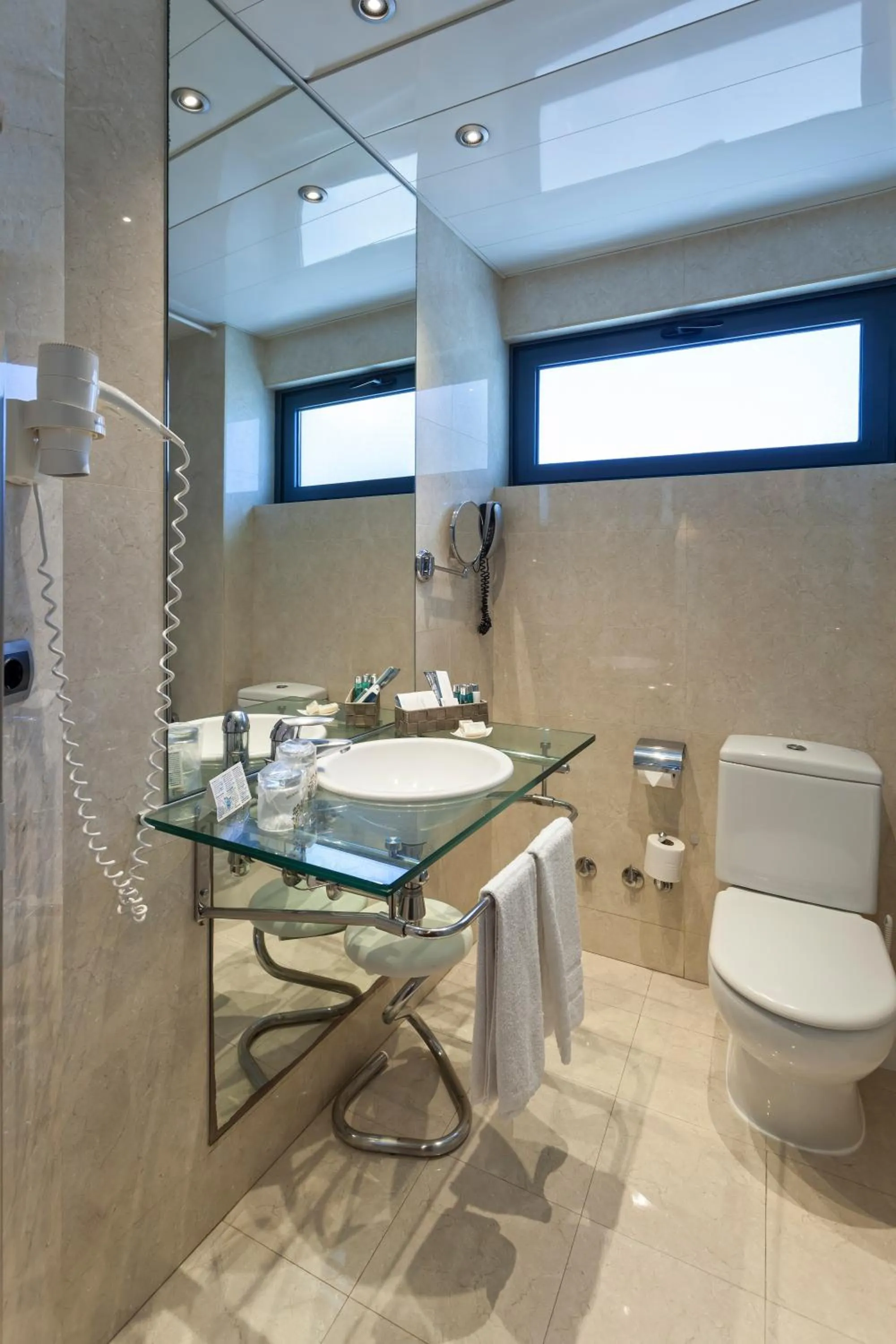 Bathroom in Best Western Hotel Mediterraneo
