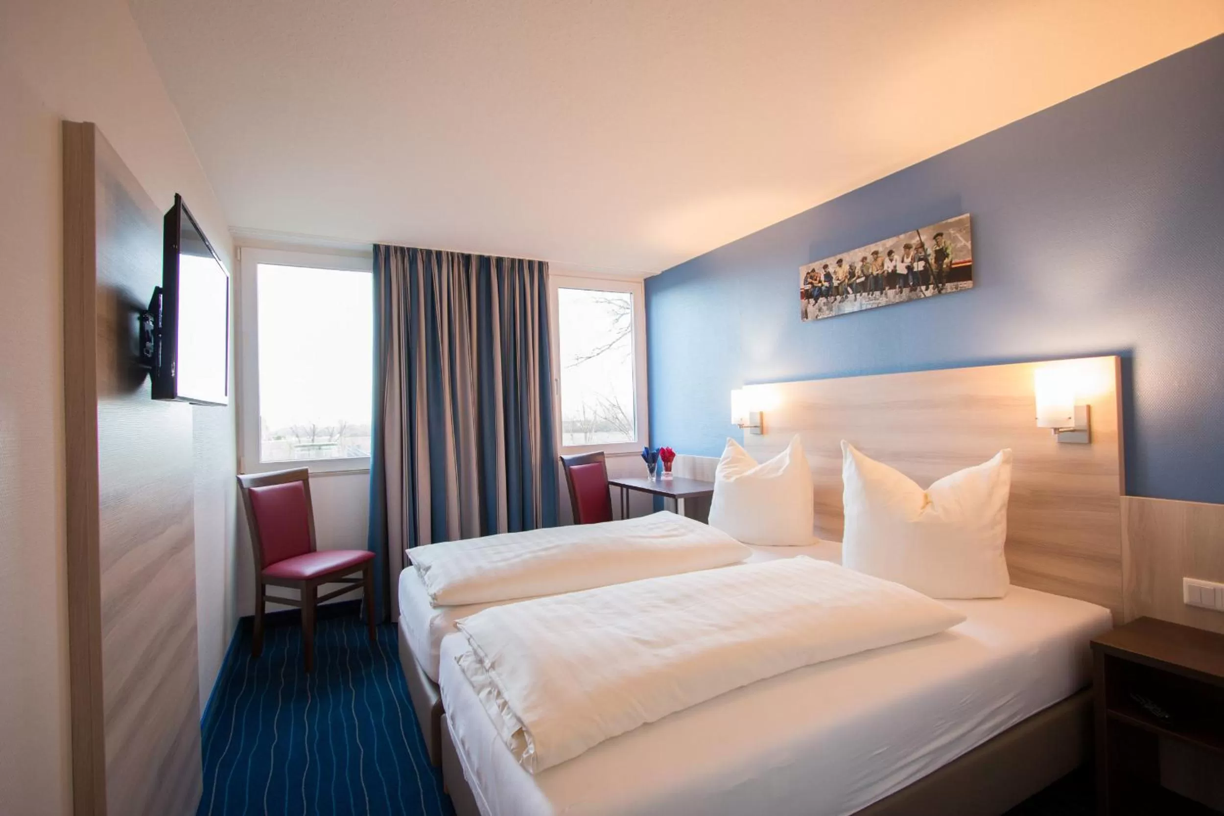 Photo of the whole room, Bed in Motel 44