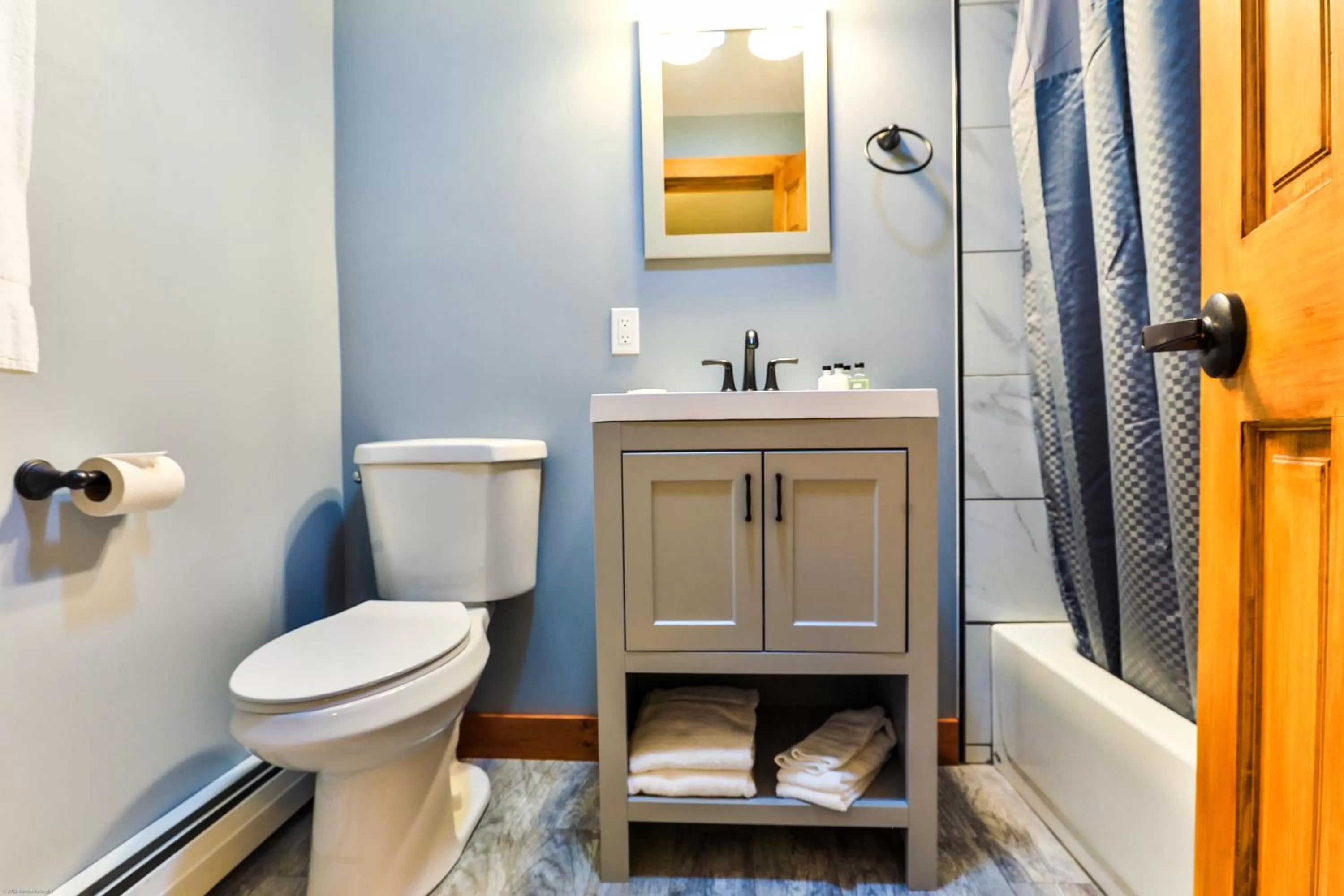 Bathroom in Garnet Hill Lodge