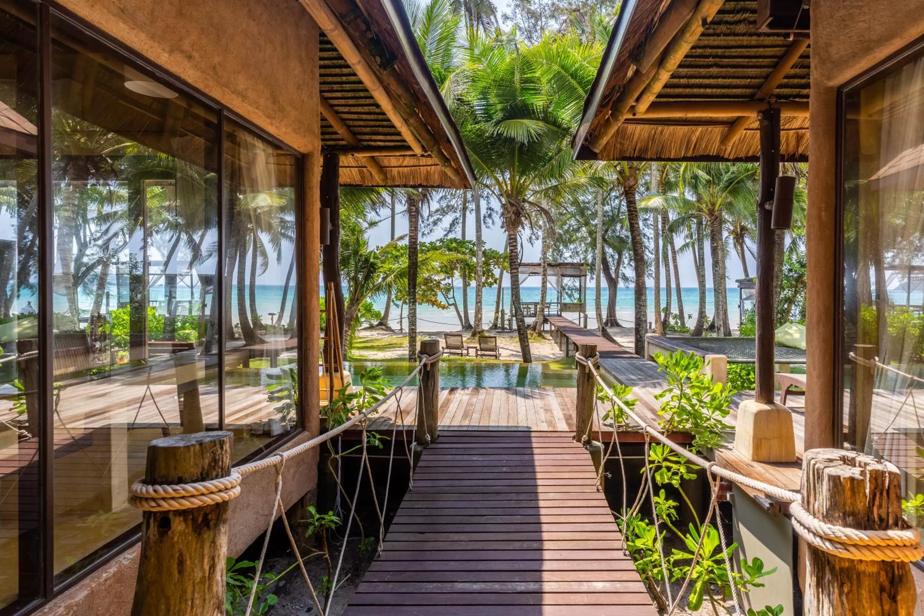 Sea view in High Season Pool Villa & Spa