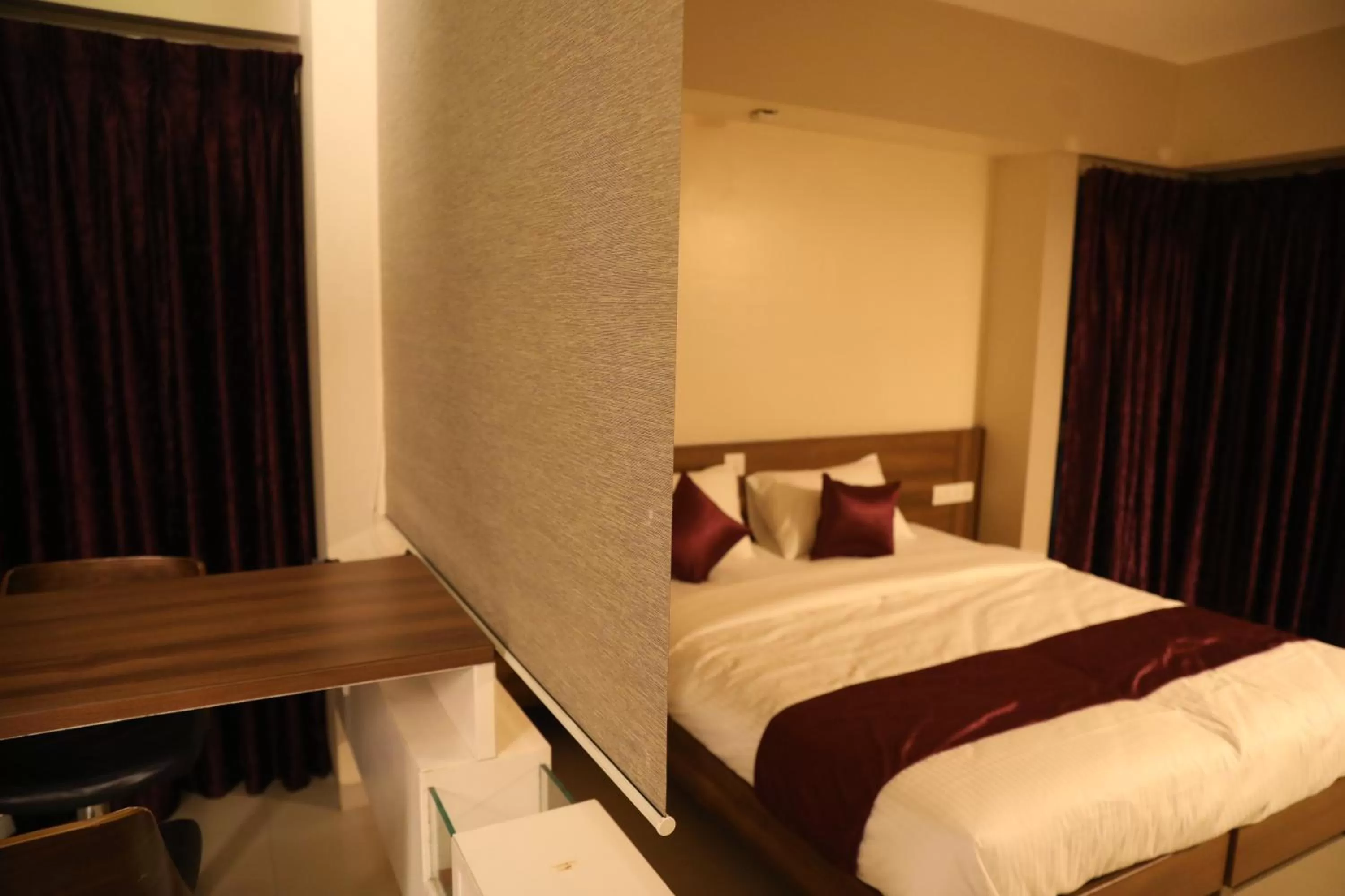 Bedroom, Bed in AUHTEL Baner