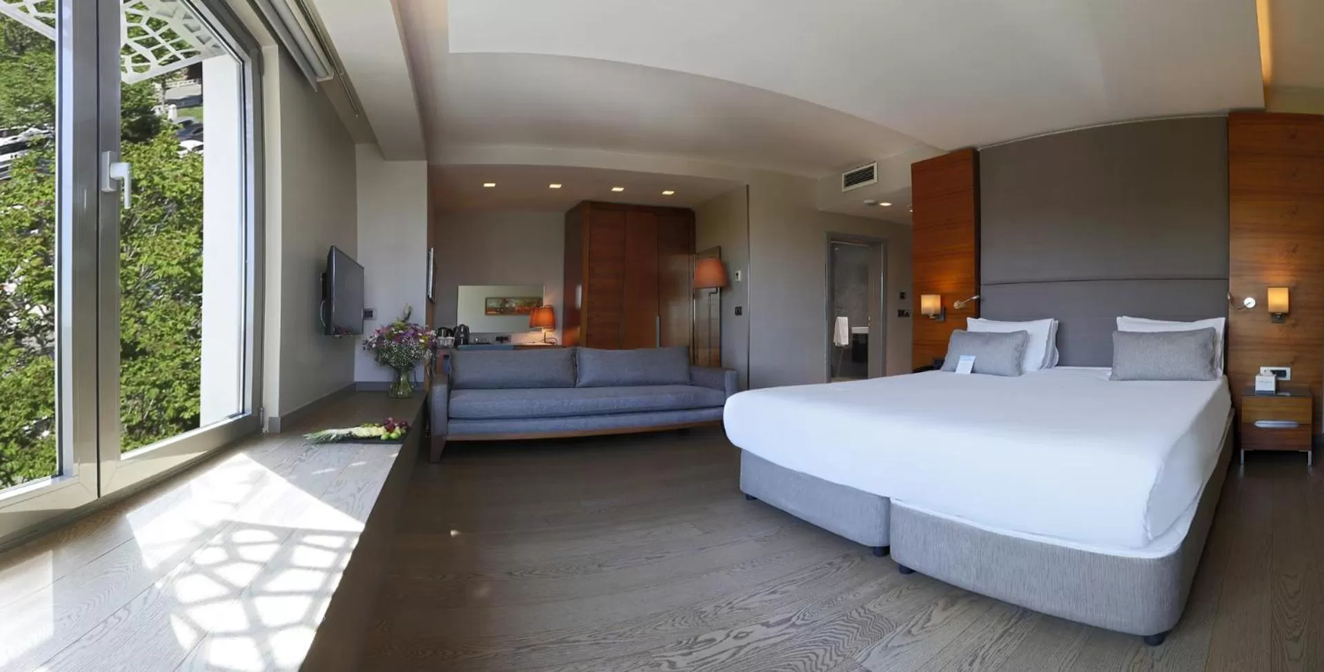 Decorative detail, Bed in Hotel Arcadia Blue Istanbul