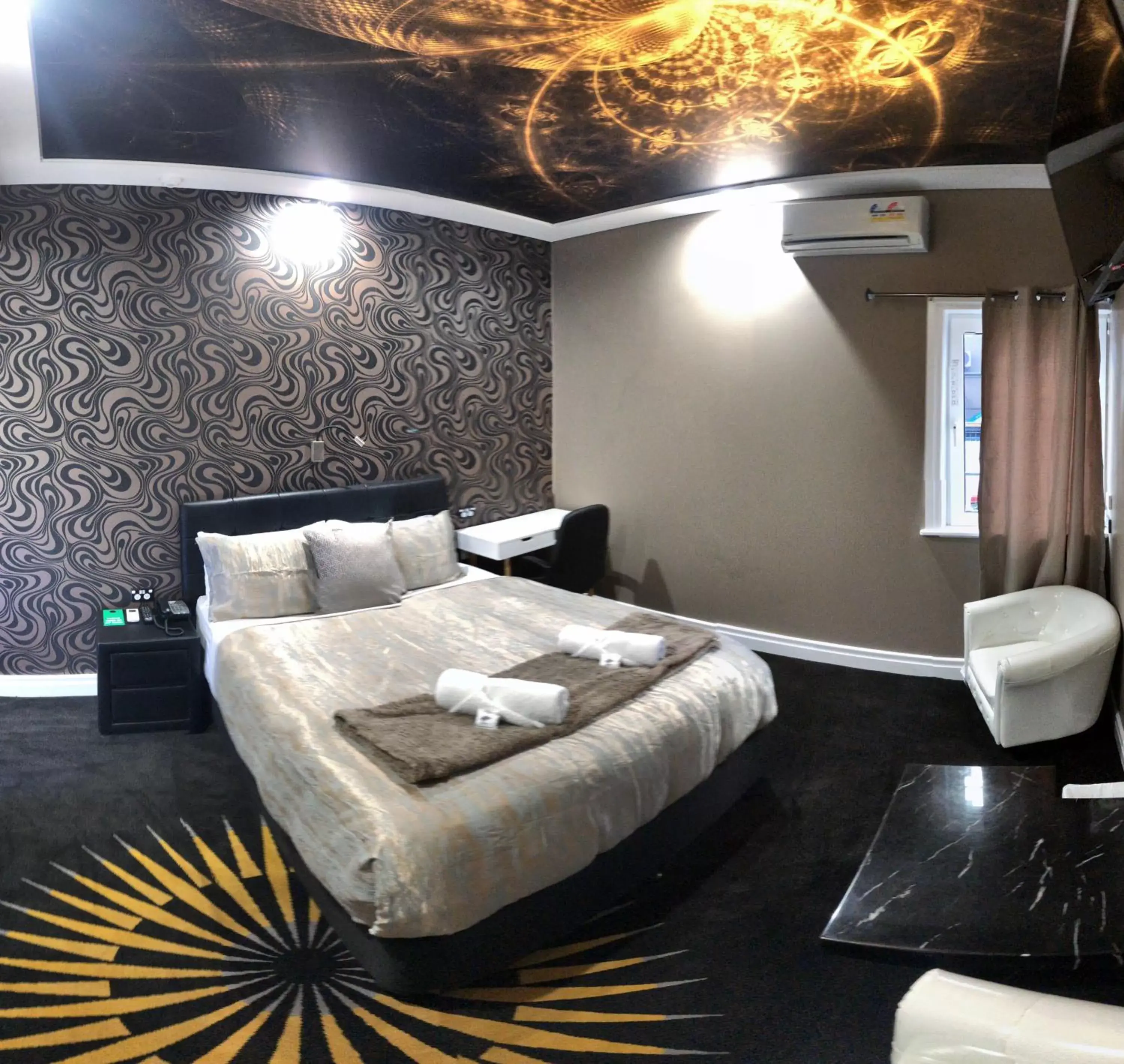 Deluxe Queen Room in Amelia Boutique Hotel Deluxe Queen Room in Amelia Boutique Hotel