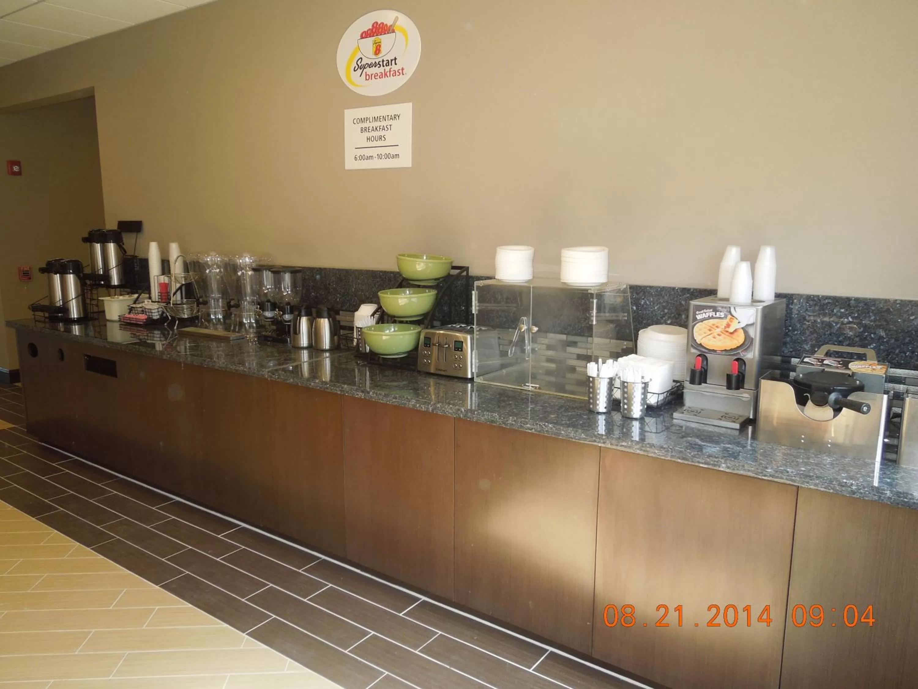 Dining area in Super 8 by Wyndham Hershey Chocolate Avenue