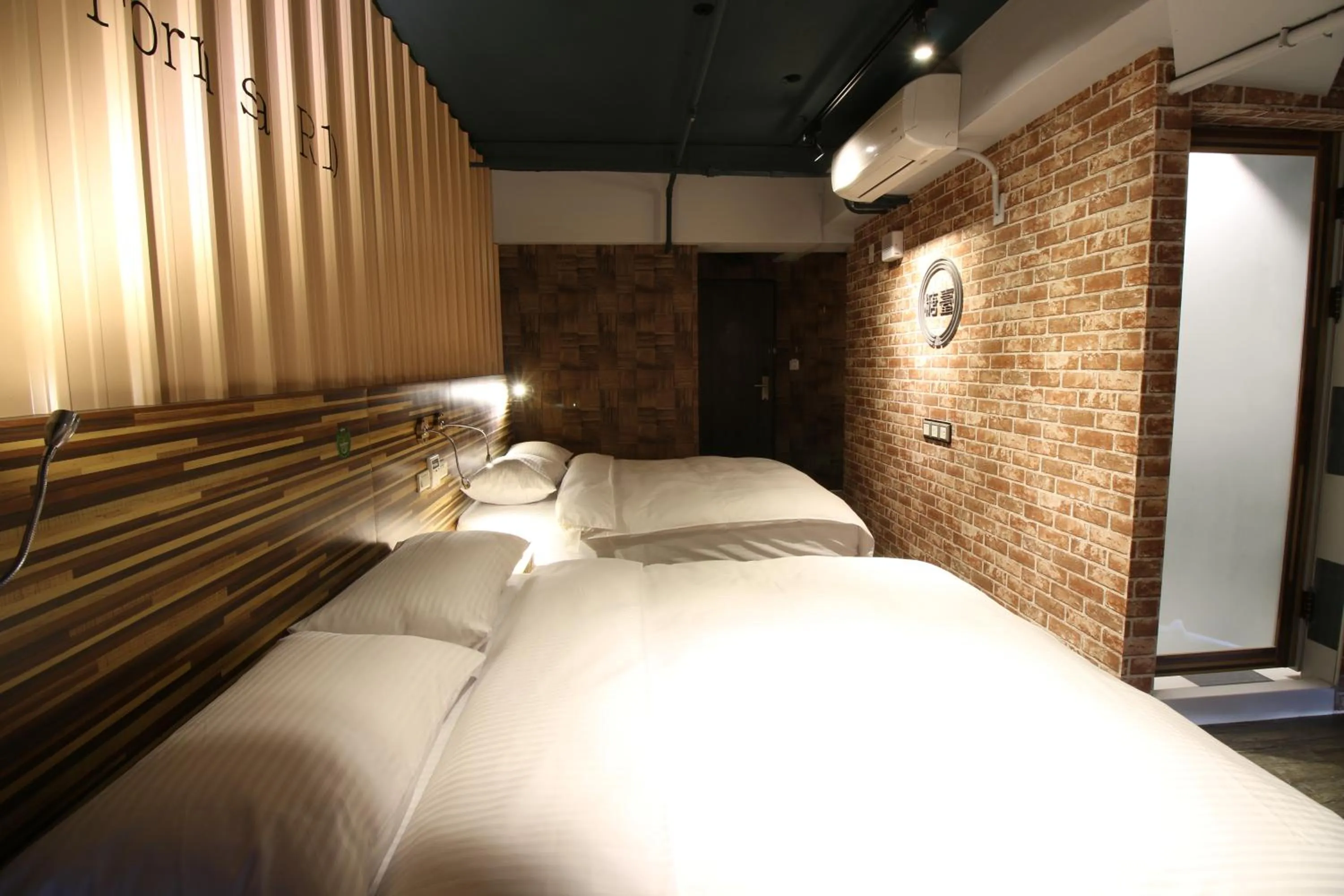 Bedroom, Bed in R10 Eco Hotel