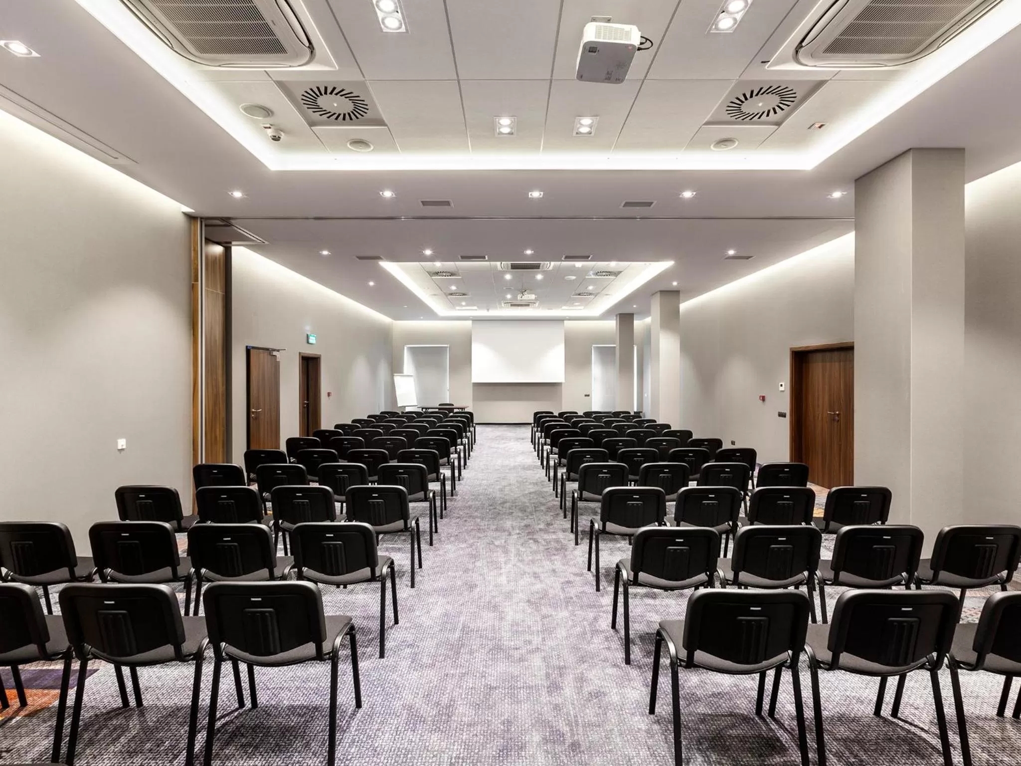 Business facilities in Hotel Sadova