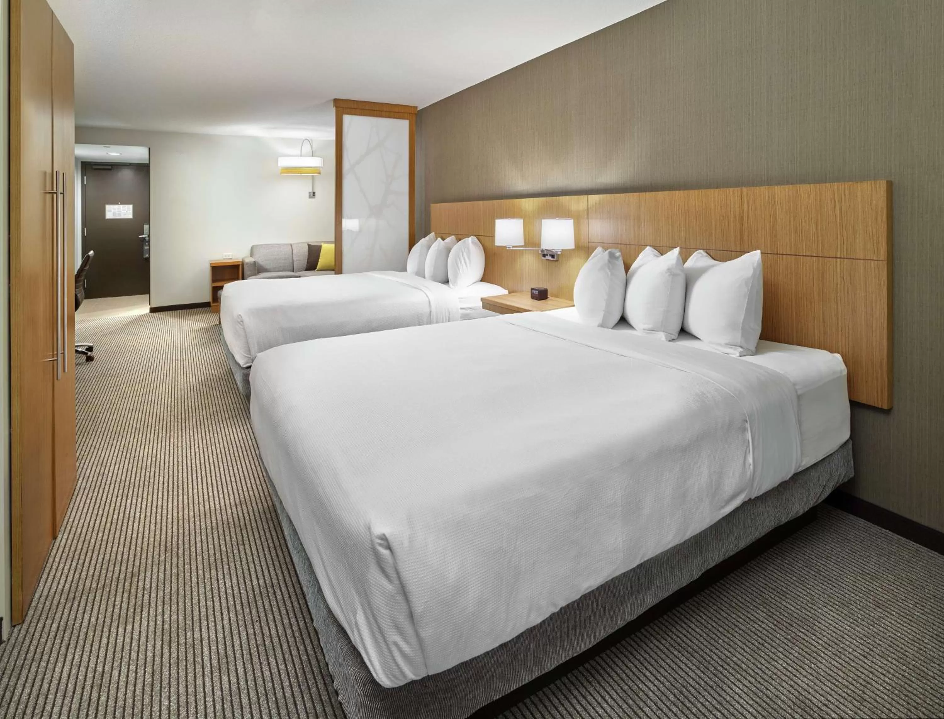 Photo of the whole room, Bed in DoubleTree by Hilton Edmonton Downtown