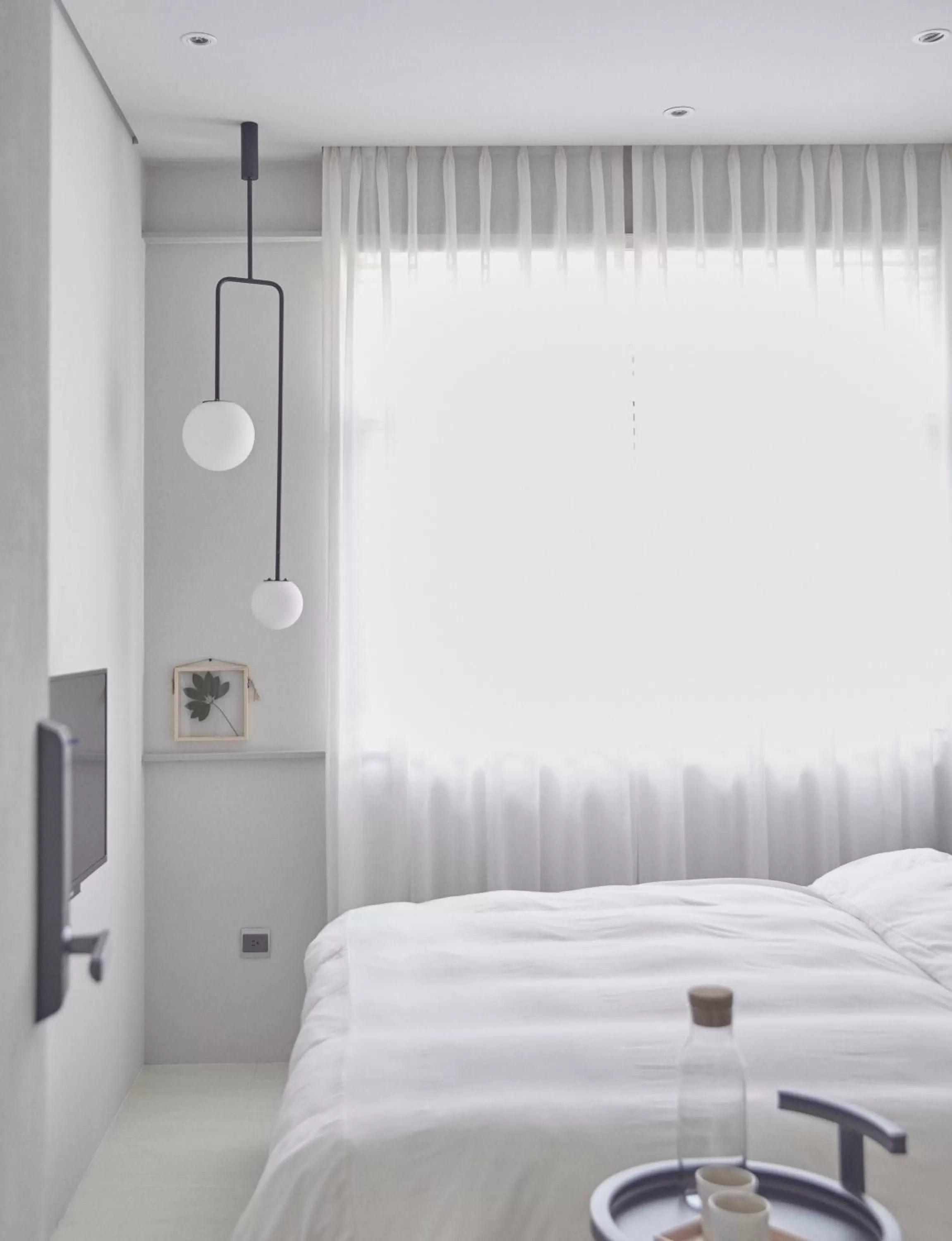 Photo of the whole room, Bed in The Door Inn