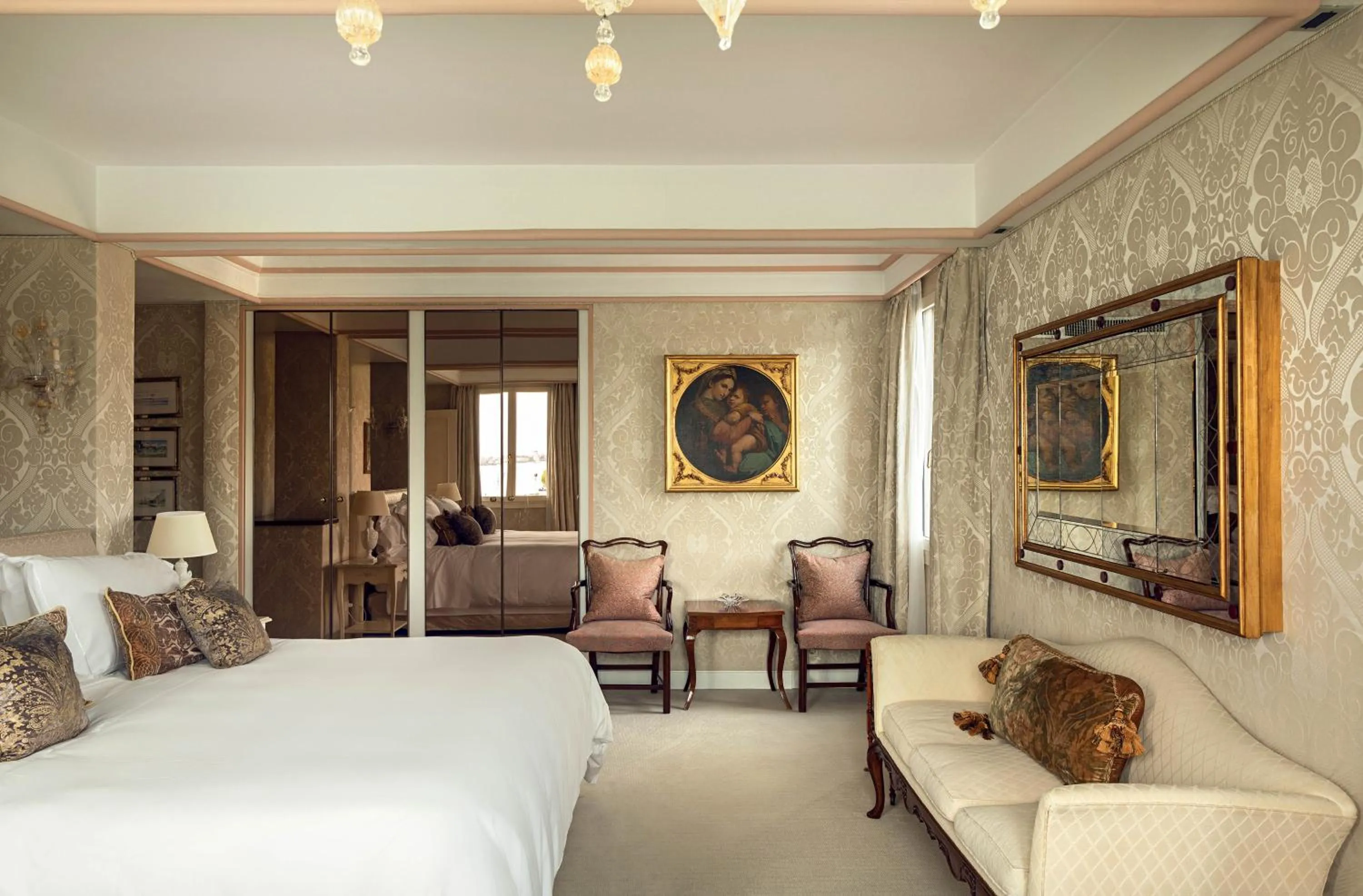 Bedroom, Bed in Hotel Cipriani, A Belmond Hotel, Venice