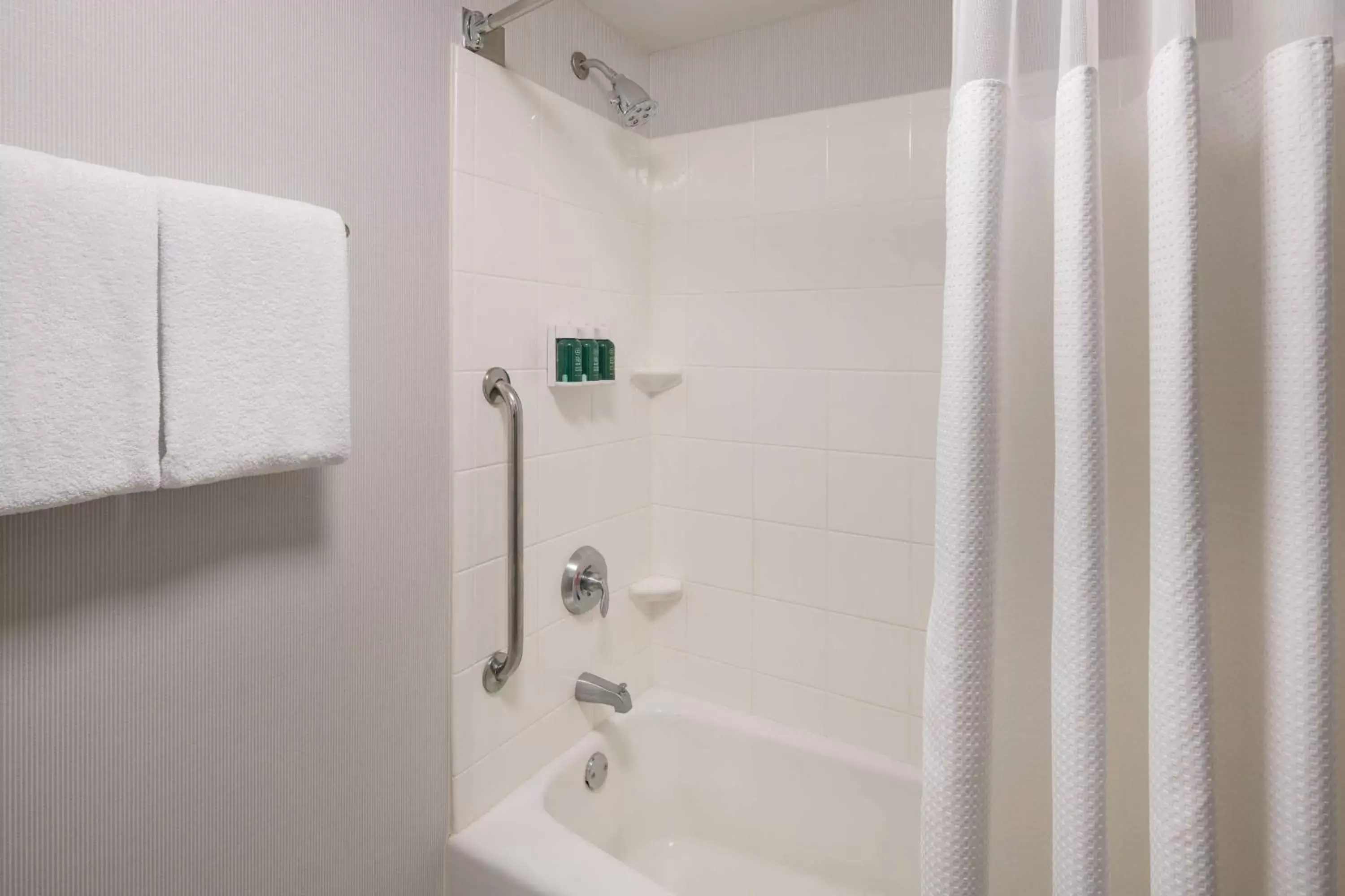 Mobility Accessible One Bedroom Suite King Bathtub in Sonesta Select Los Angeles LAX El Segundo Mobility Accessible One Bedroom Suite King Bathtub in Sonesta Select Los Angeles LAX El Segundo