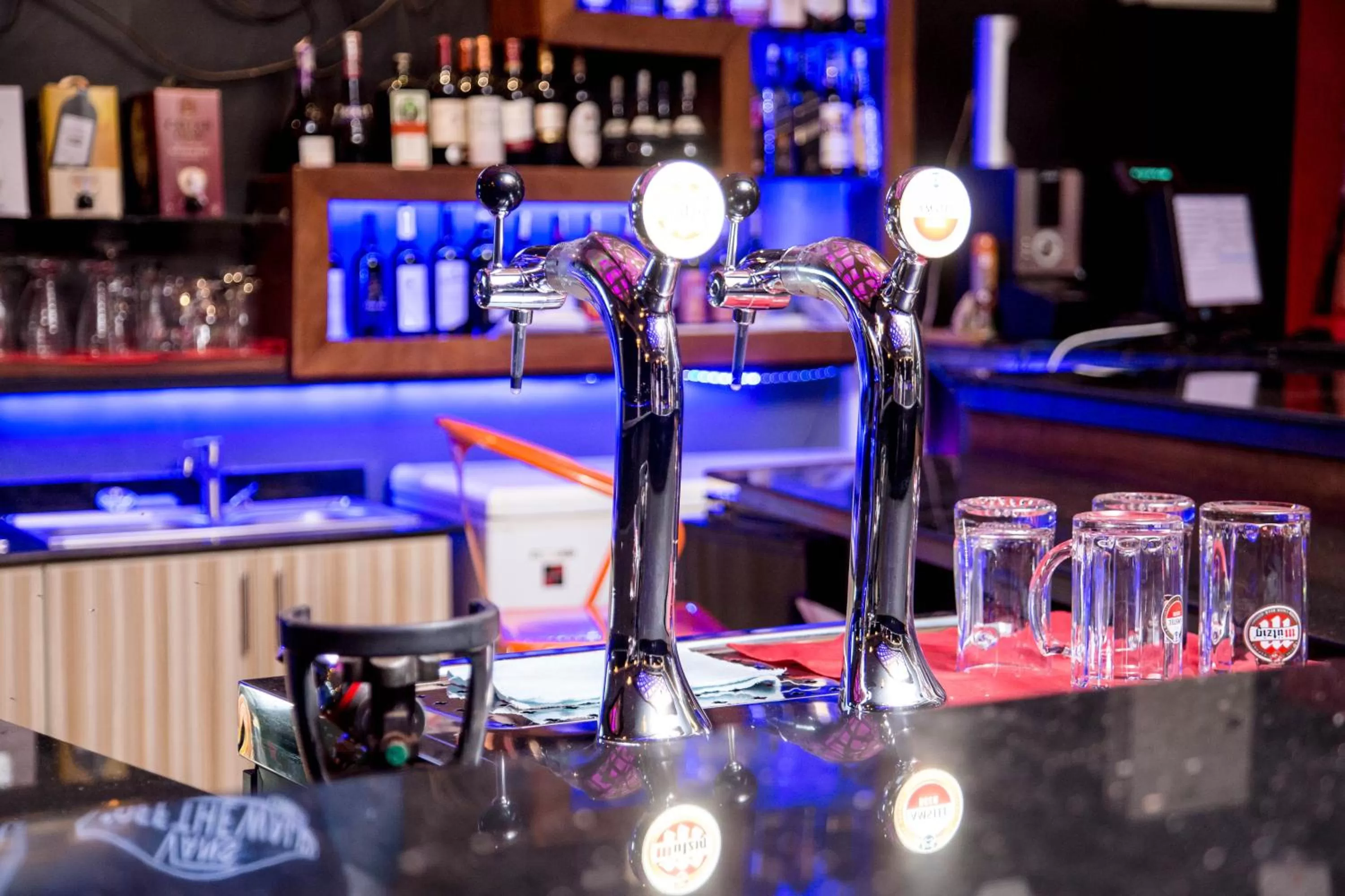 Lounge or bar in Olympic Hotel