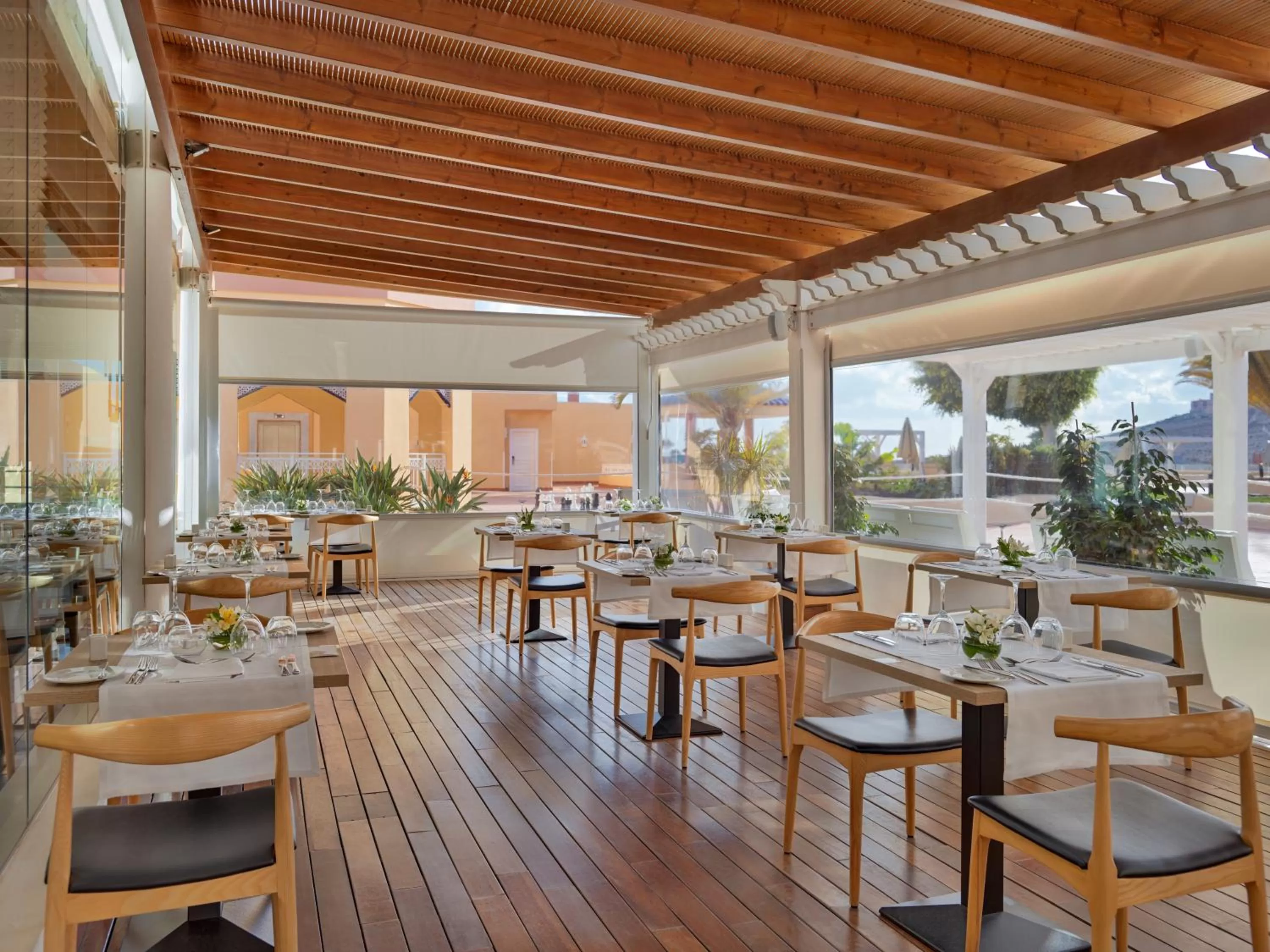 Restaurant/places to eat in H10 Playa Esmeralda - Adults Only