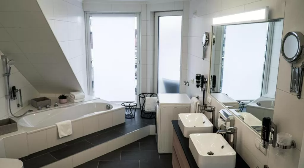 Bathroom in Arthotel ANA Liberty Bremen City