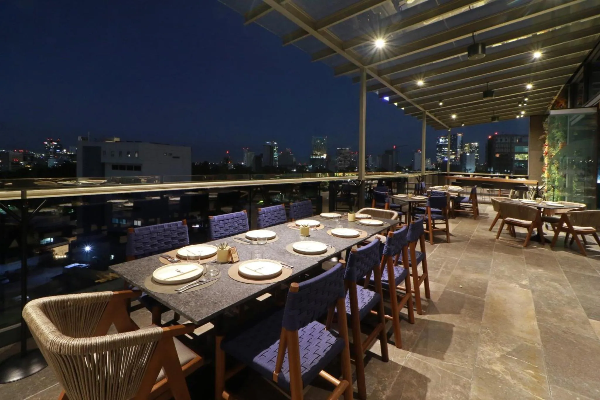 Lounge or bar in voco Guadalajara Neruda by IHG