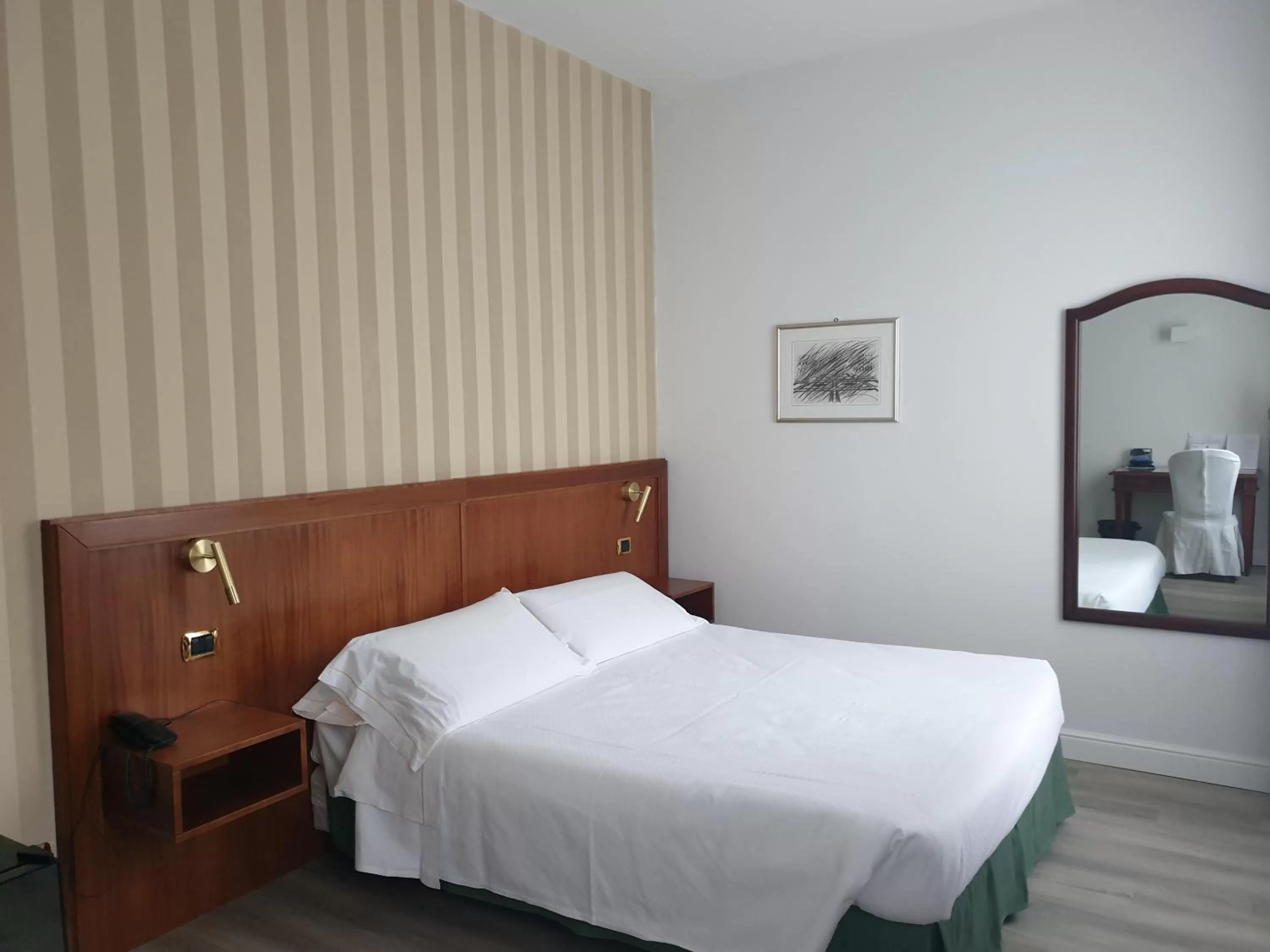 Bedroom, Bed in Alli Due Buoi Rossi