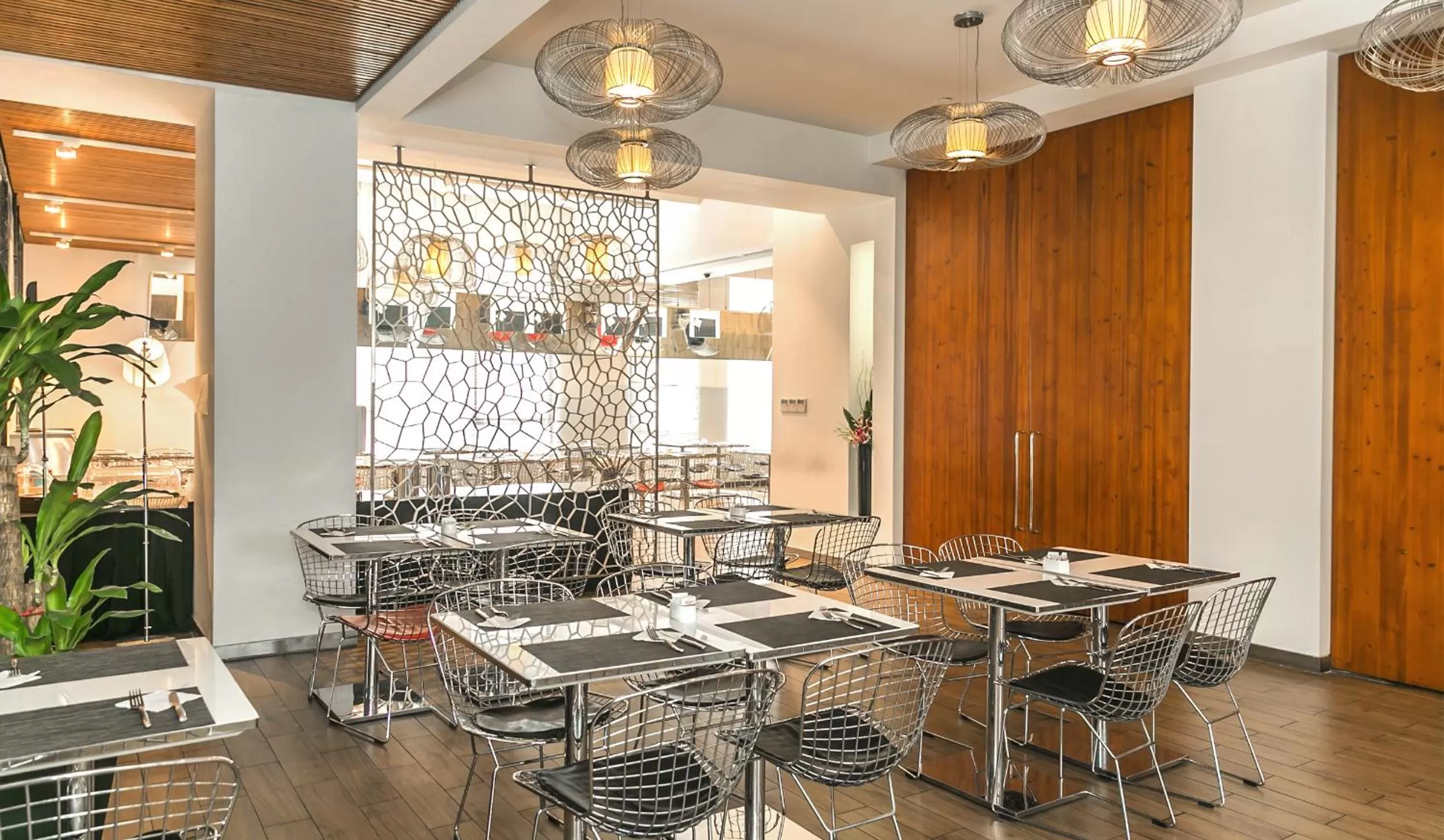 Restaurant/places to eat in Modena by Fraser Putuo Shanghai