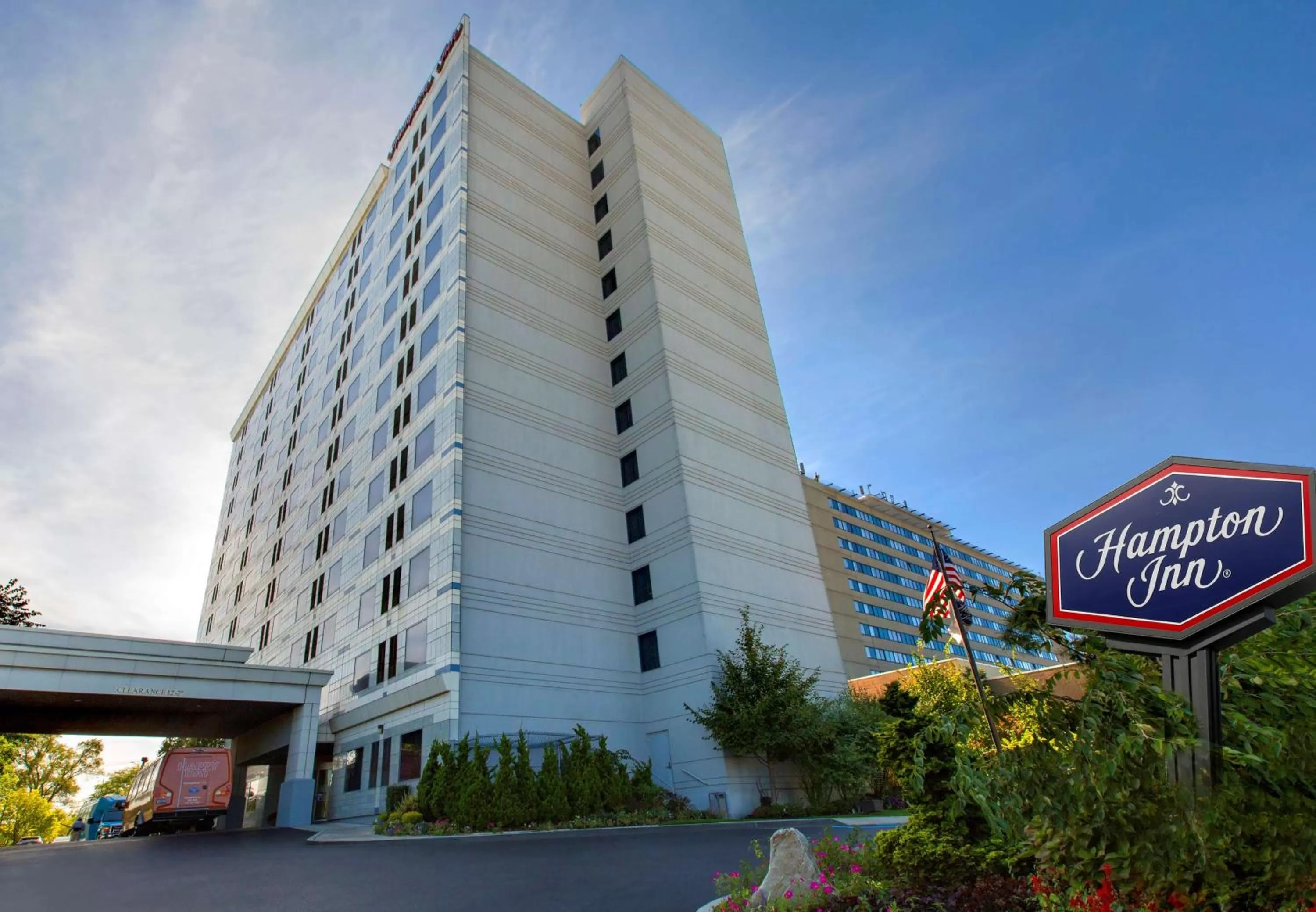 Property building in Hampton Inn NY-JFK