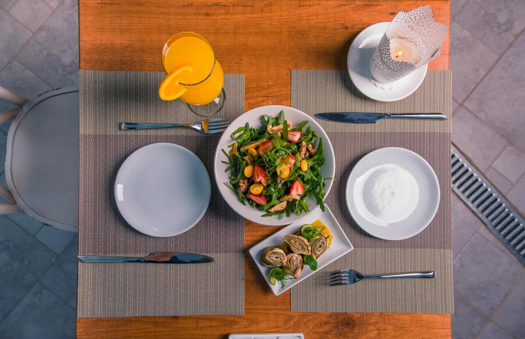 Restaurant/places to eat in Holy Land Hotel