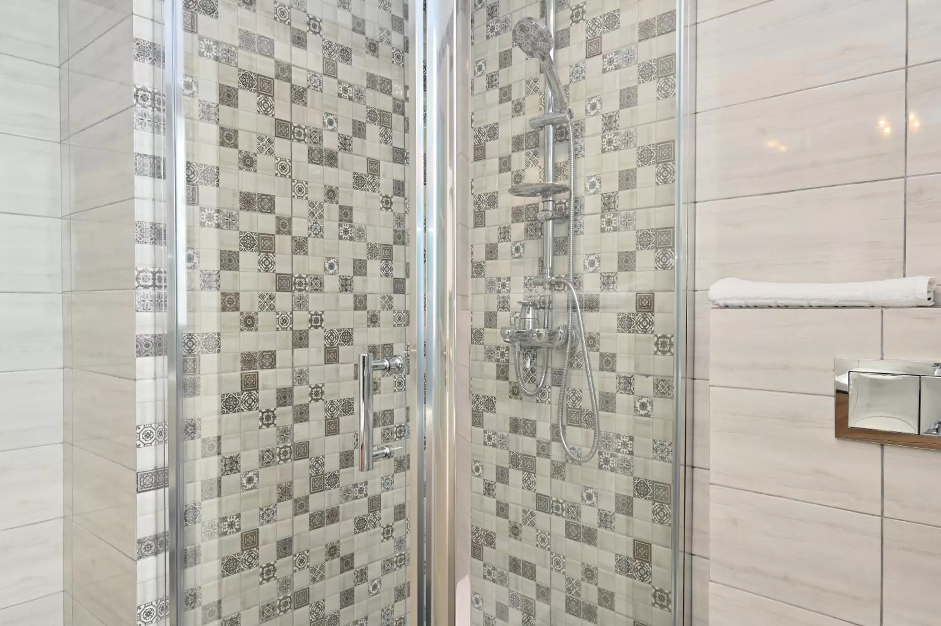 Shower in Durau Residence