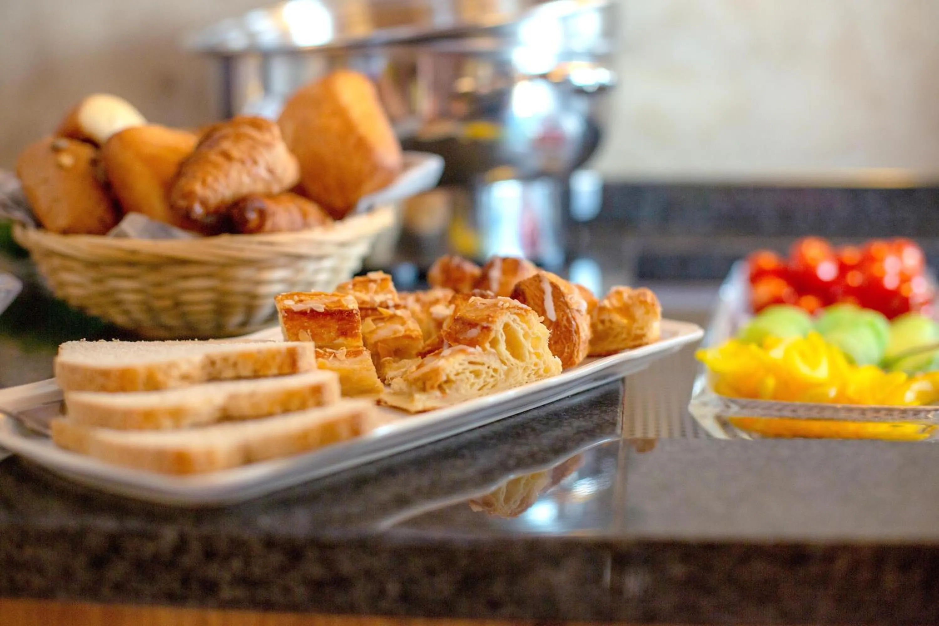 Breakfast in Comfort Hotel tom Kyle