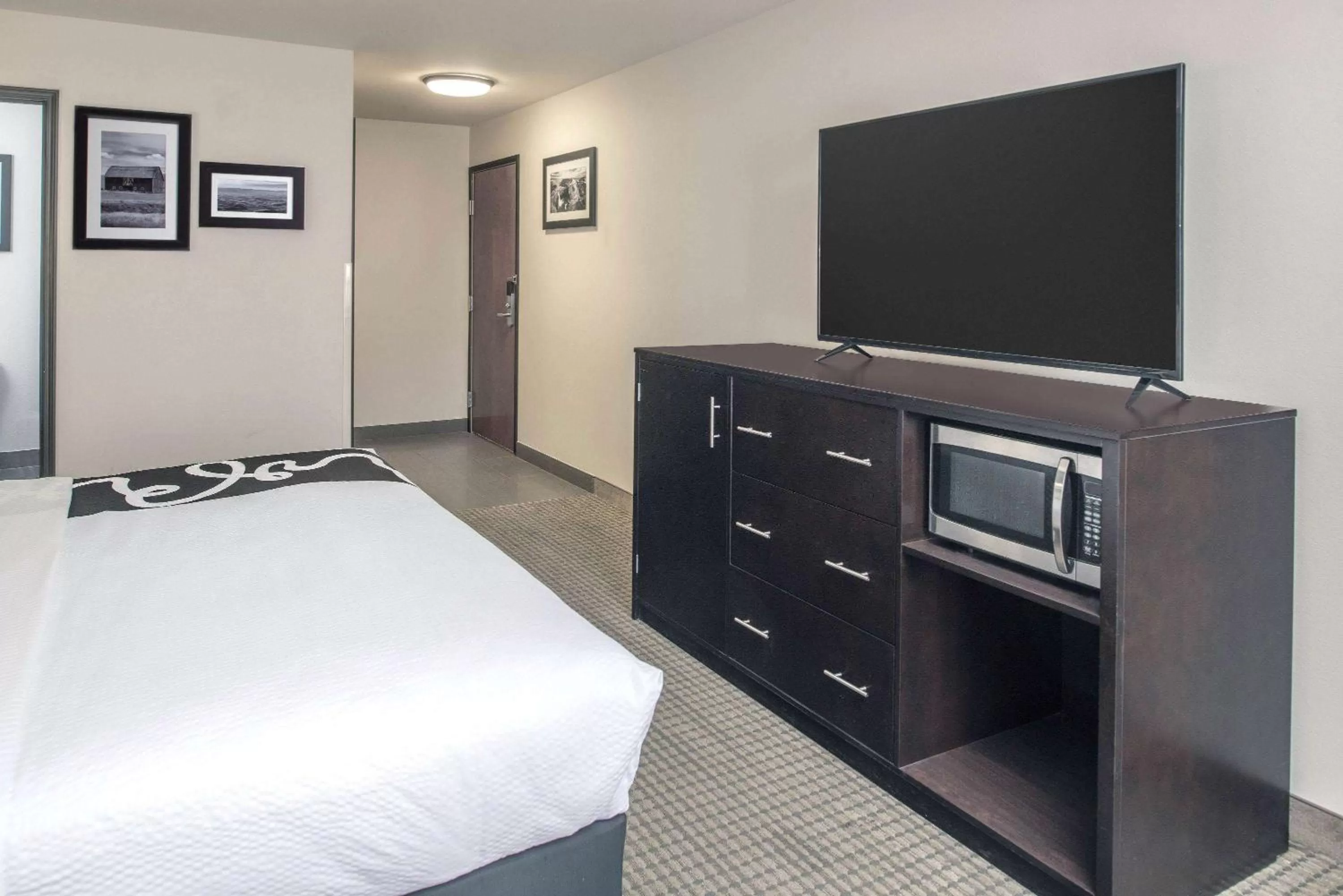 Photo of the whole room, Bed in La Quinta by Wyndham Moscow Pullman