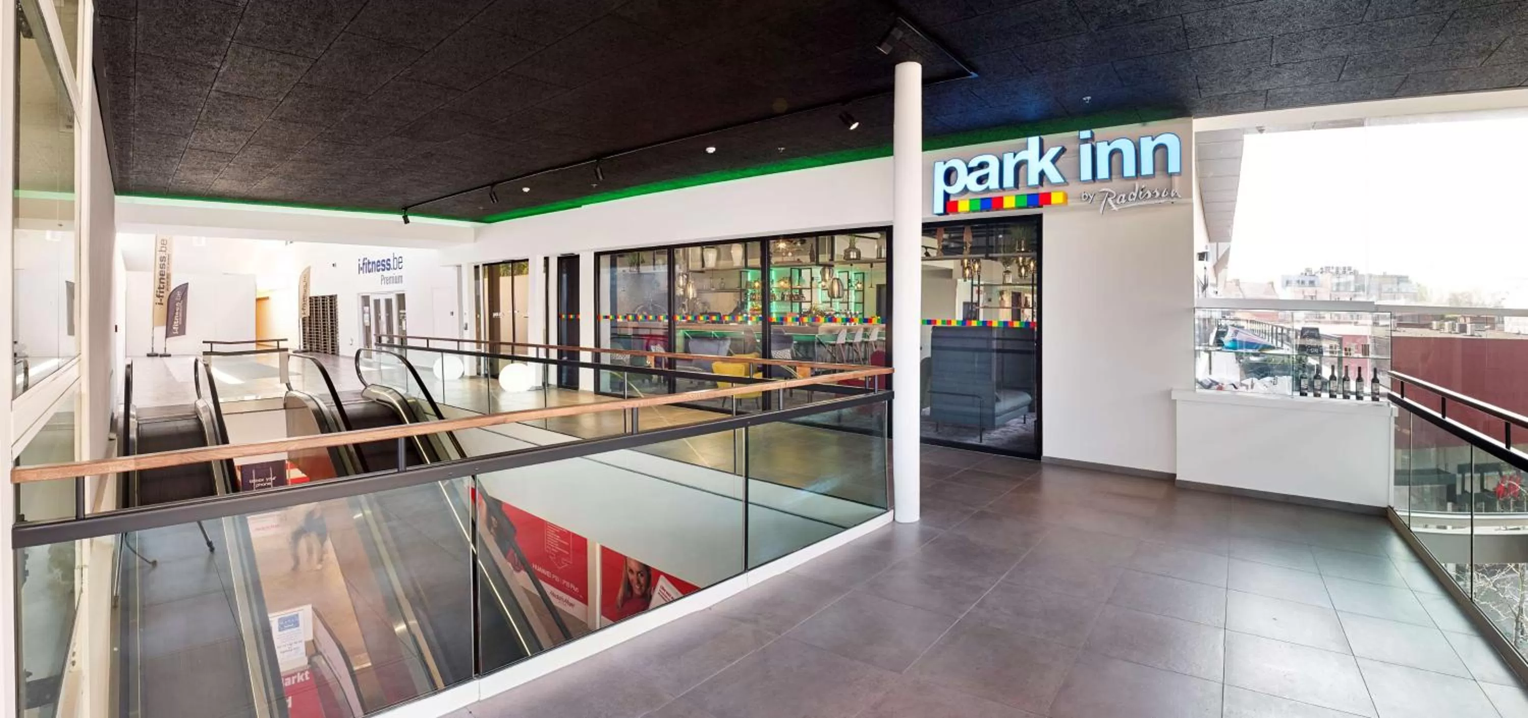 Property building in Park Inn By Radisson Hasselt