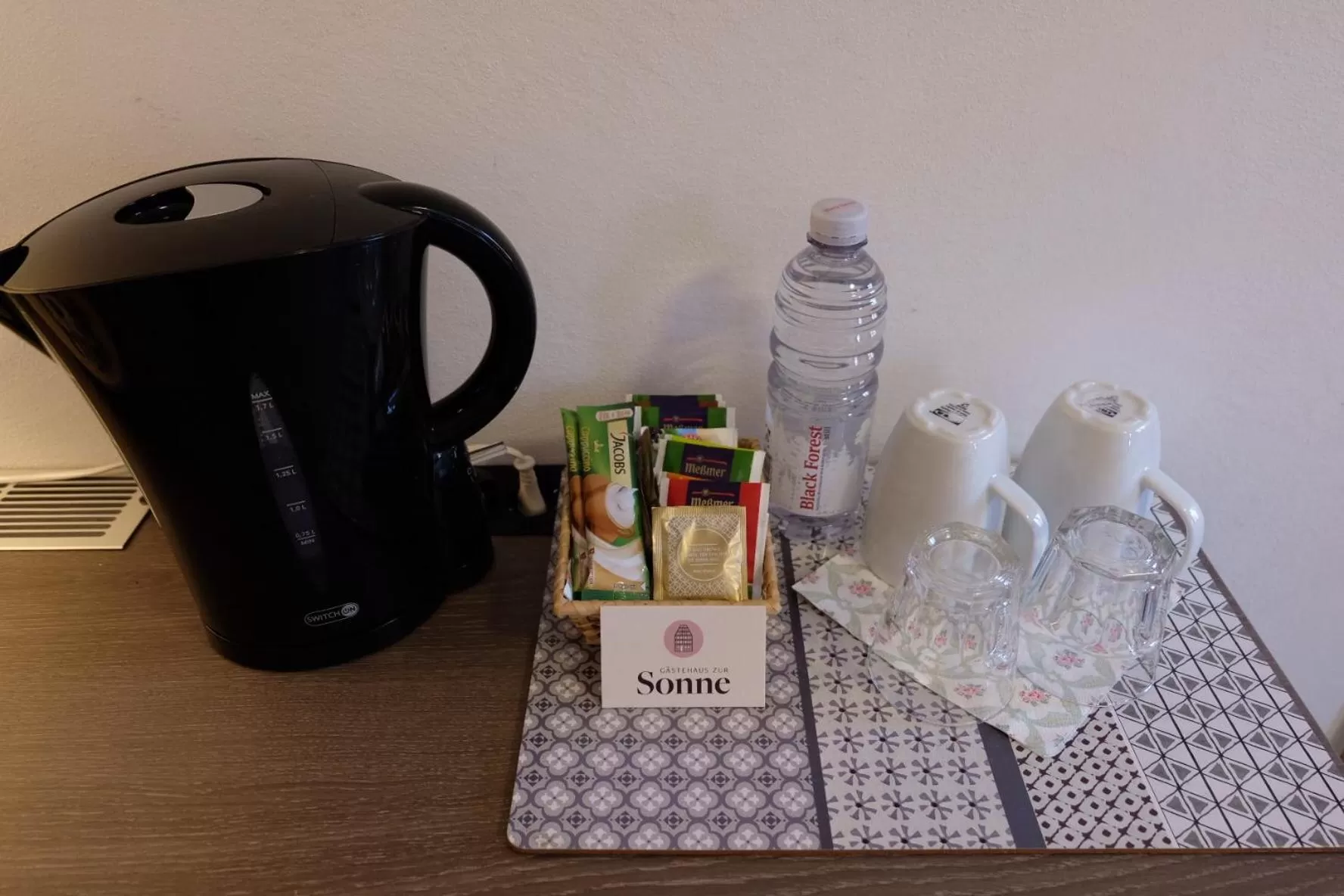 Coffee/tea facilities in Gästehaus zur Sonne