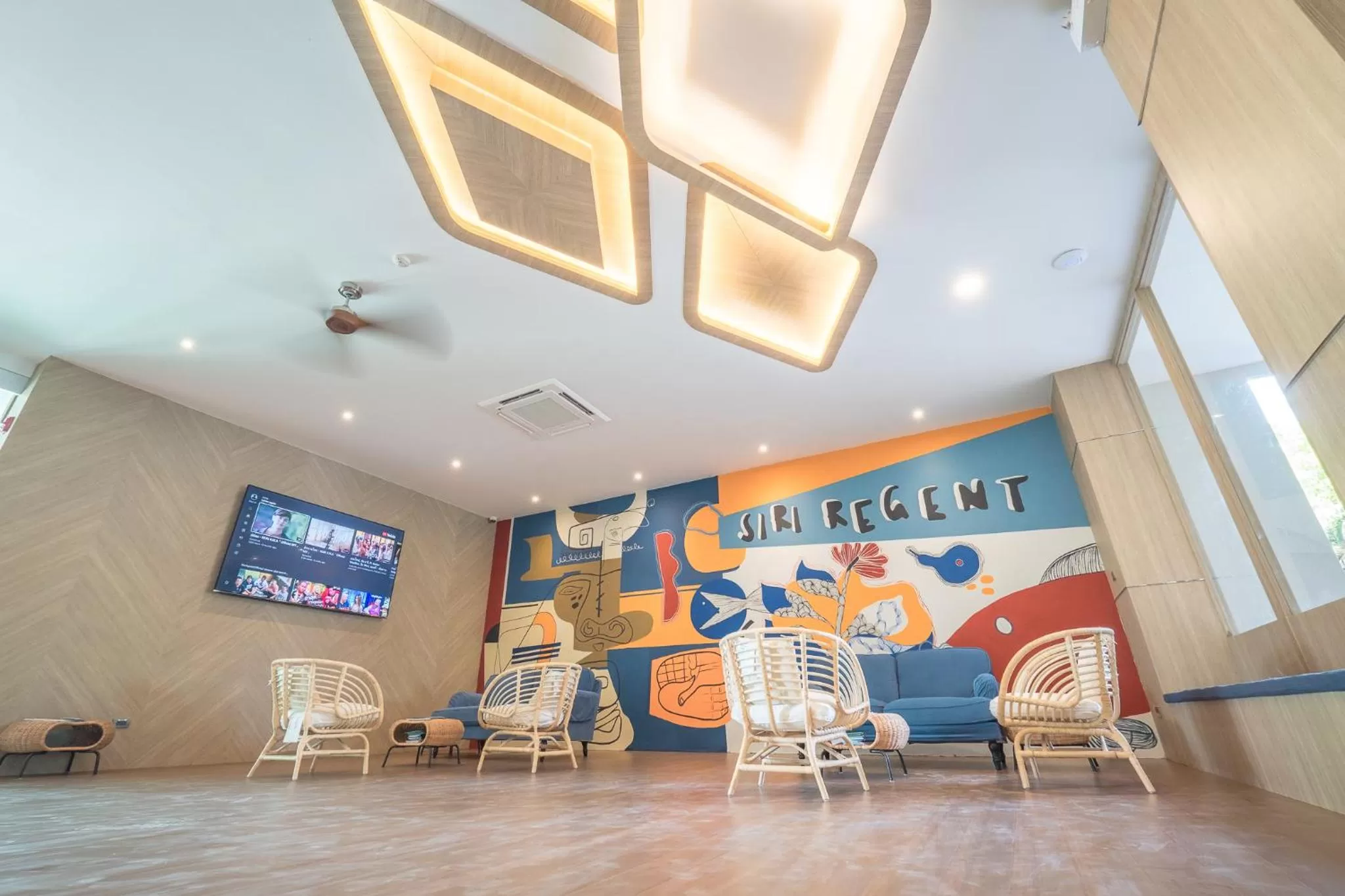 TV and multimedia in Siri regent Hotel