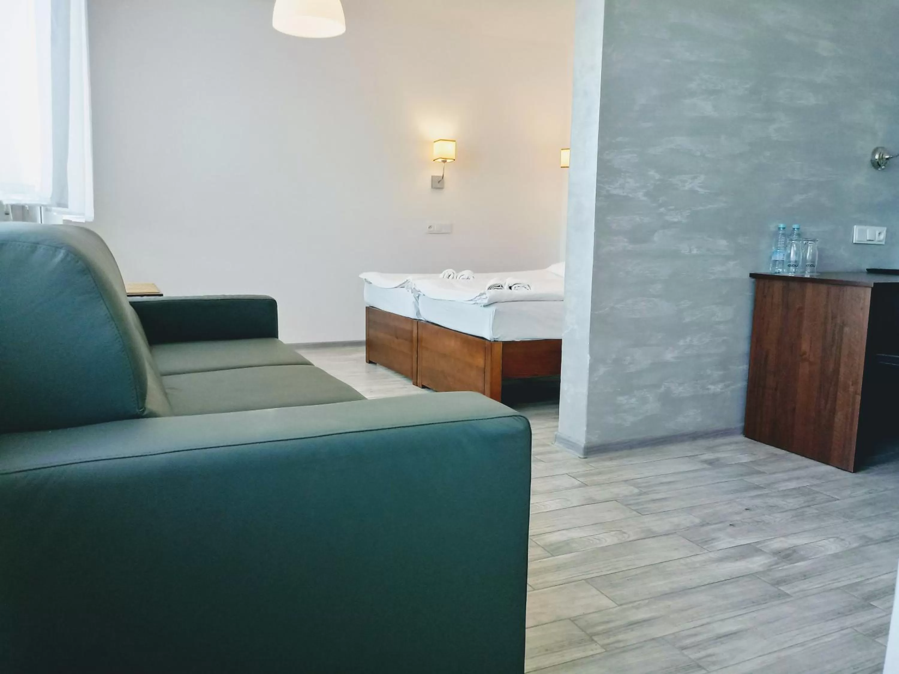 Photo of the whole room, Bed in Hotel Miłosz Restauracja, Basen dla dzieci, Sala Zabaw, Siłownia