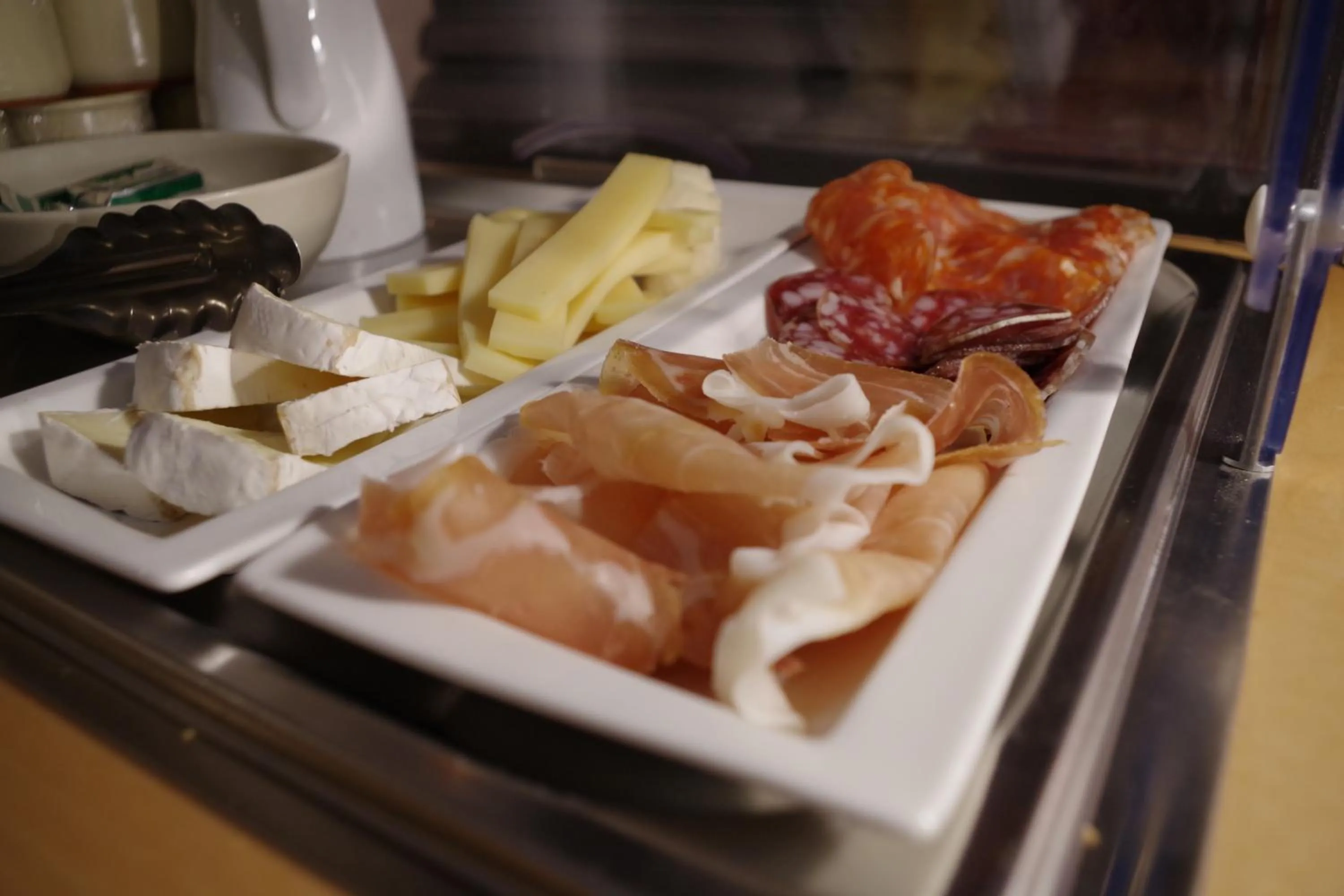 Buffet breakfast in Le Cadoudal