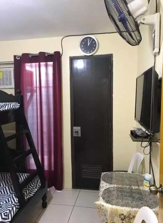 Bed in RV3 TRANSIENT HOUSE