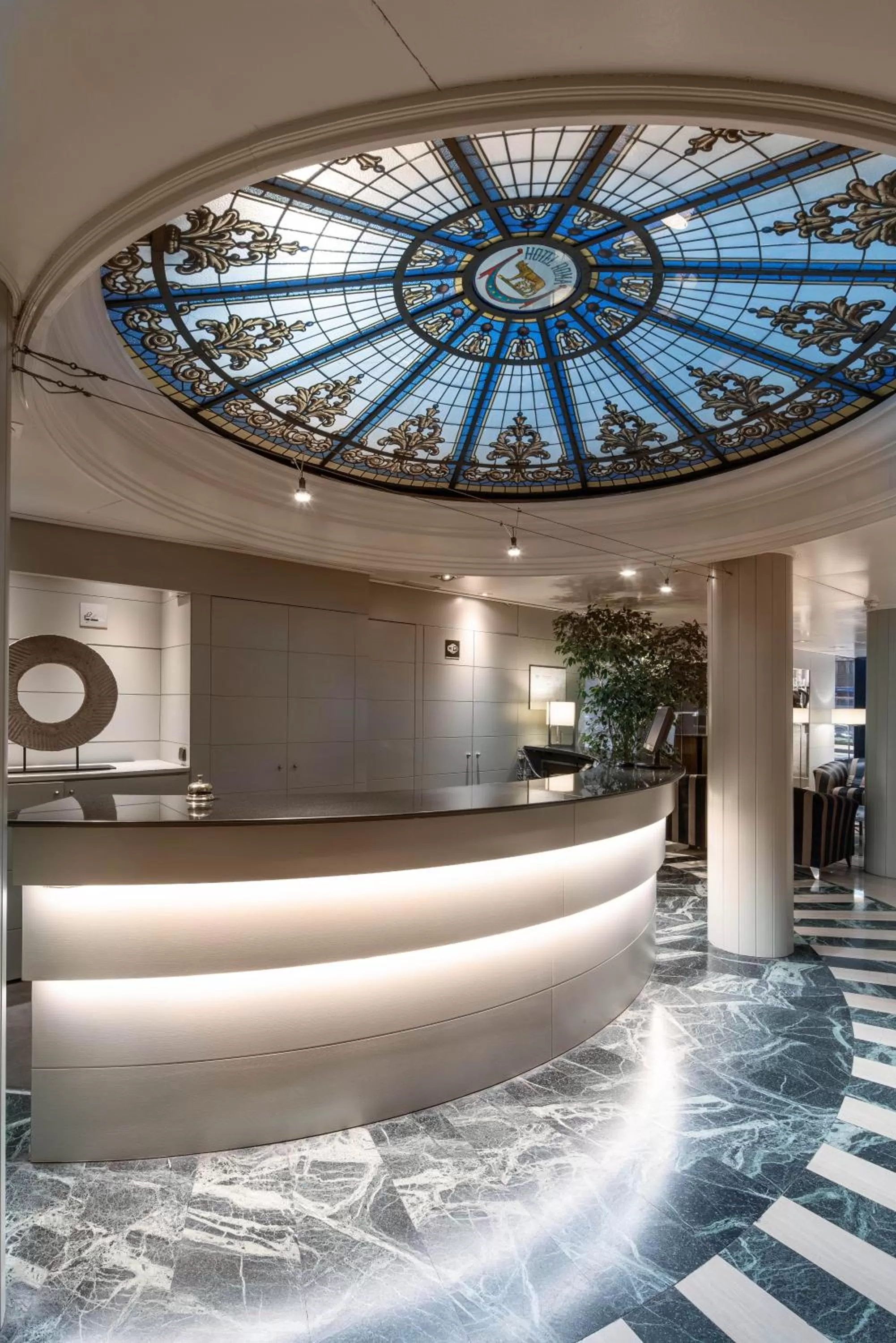 Lobby or reception in Catalonia Roma