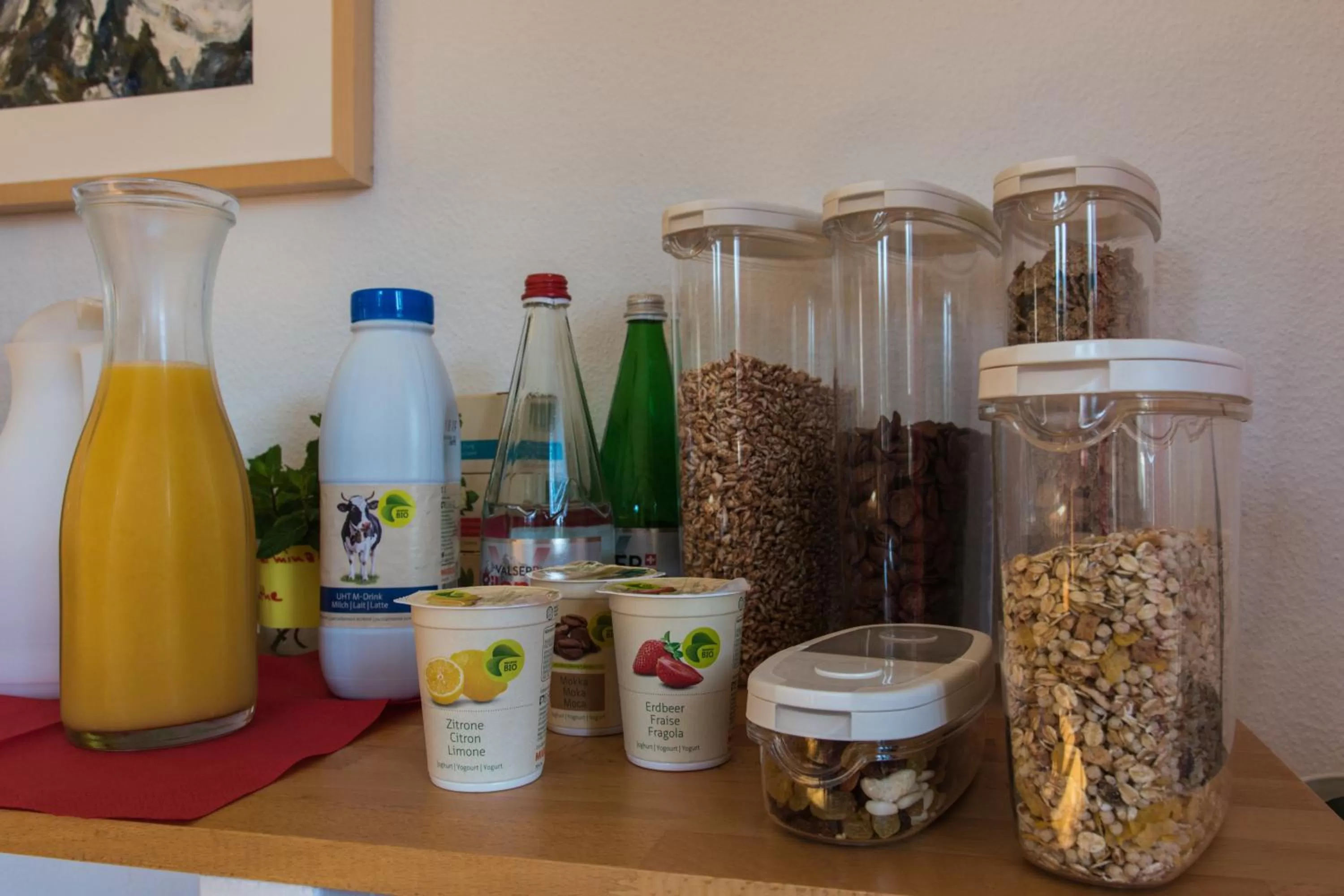 Buffet breakfast, Drinks in B&B Kalimera Pratteln