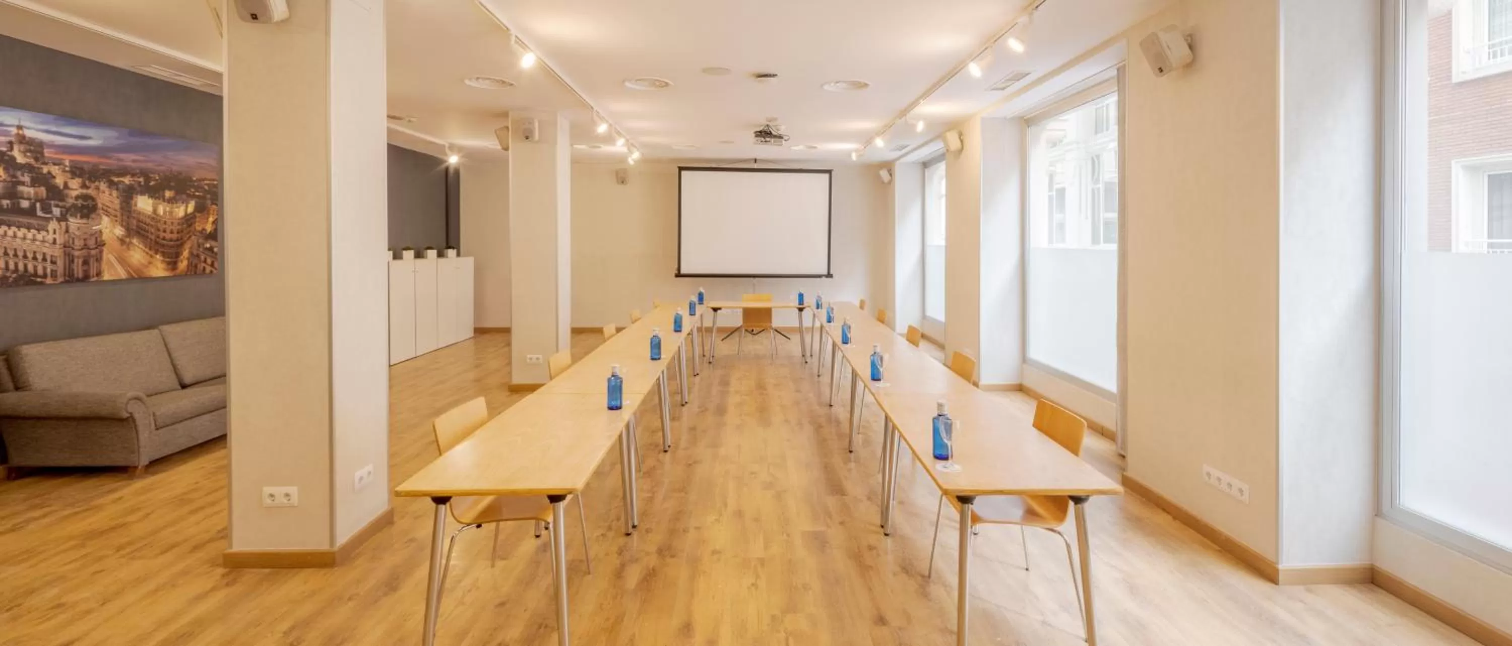 Business facilities in Regente Hotel