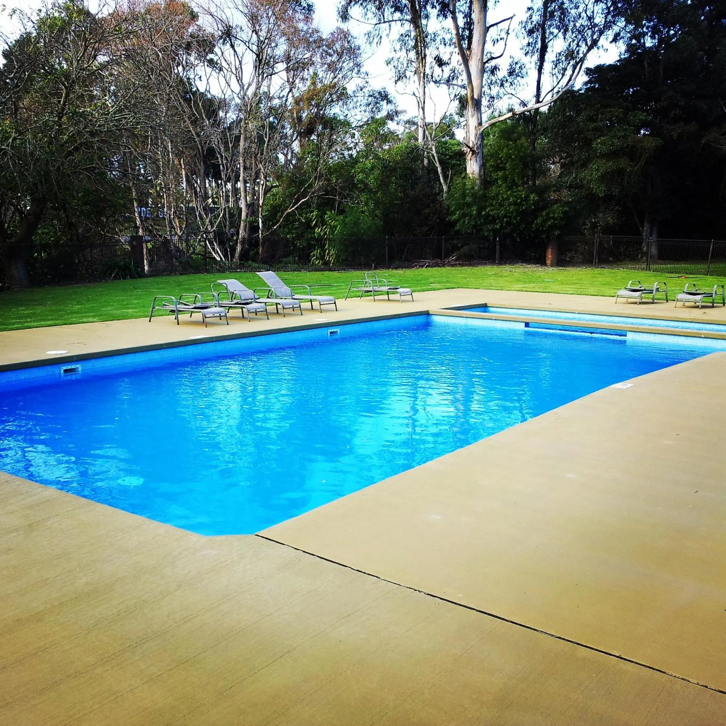 Swimming pool in Eden Gateway Holiday Park