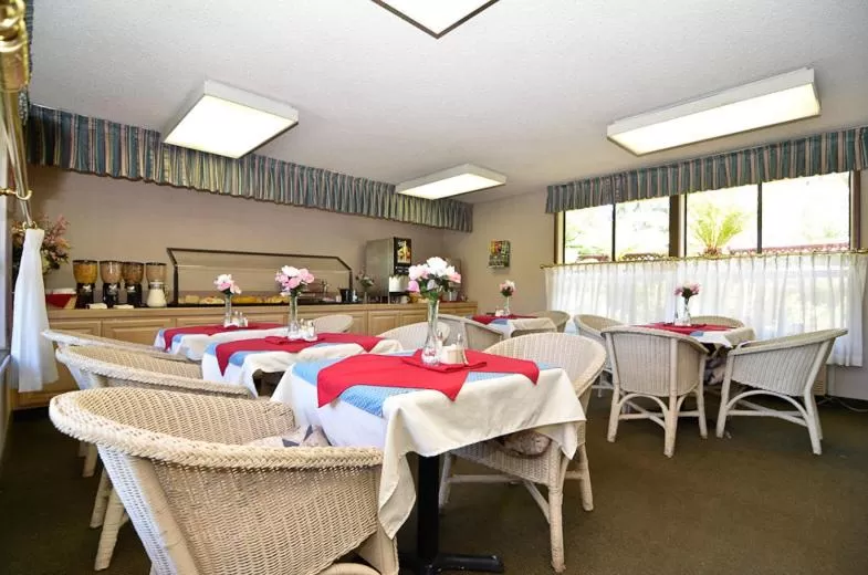 Restaurant/places to eat in County Inn