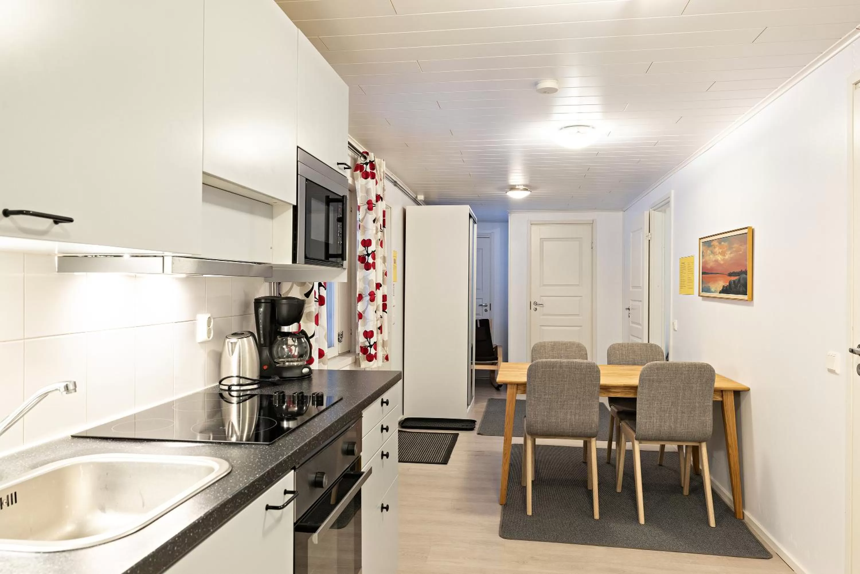 Kitchen/Kitchenette in Arctic River Resort