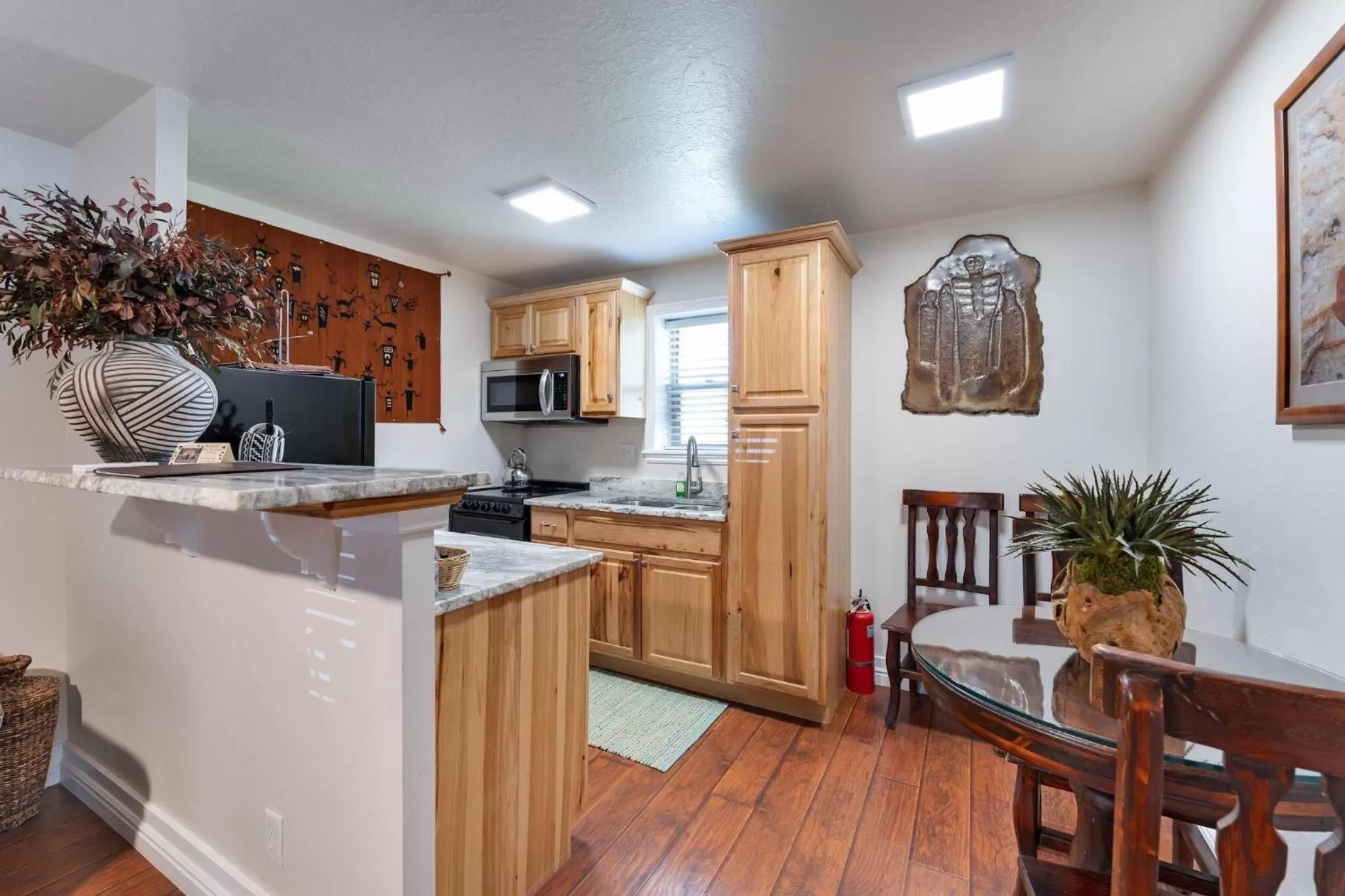 Kitchen or kitchenette in Stone Lizard Lodge