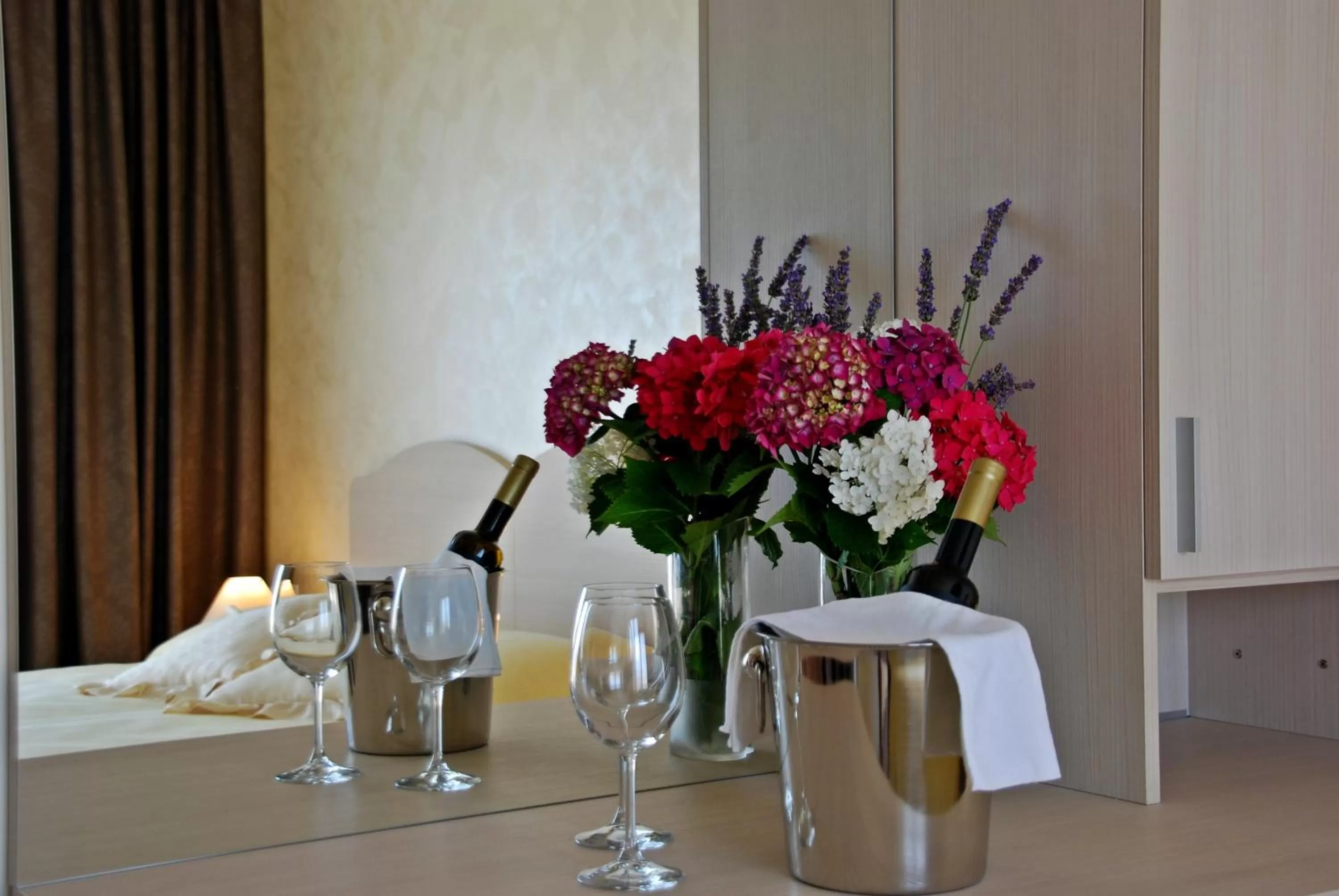 Alcoholic drinks in Rooms Edda