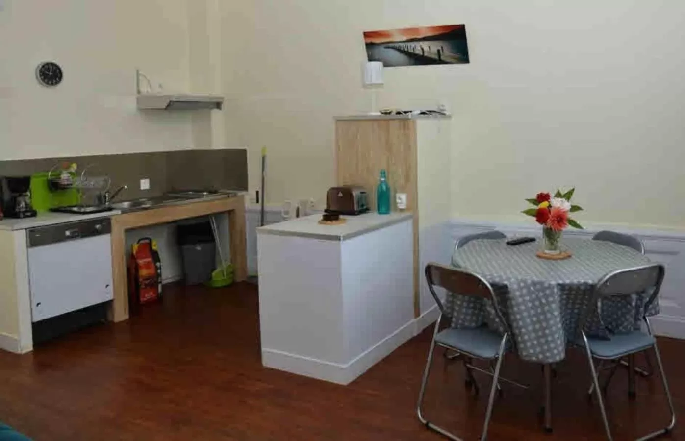 Kitchen or kitchenette in Apparthotel Douai Gare