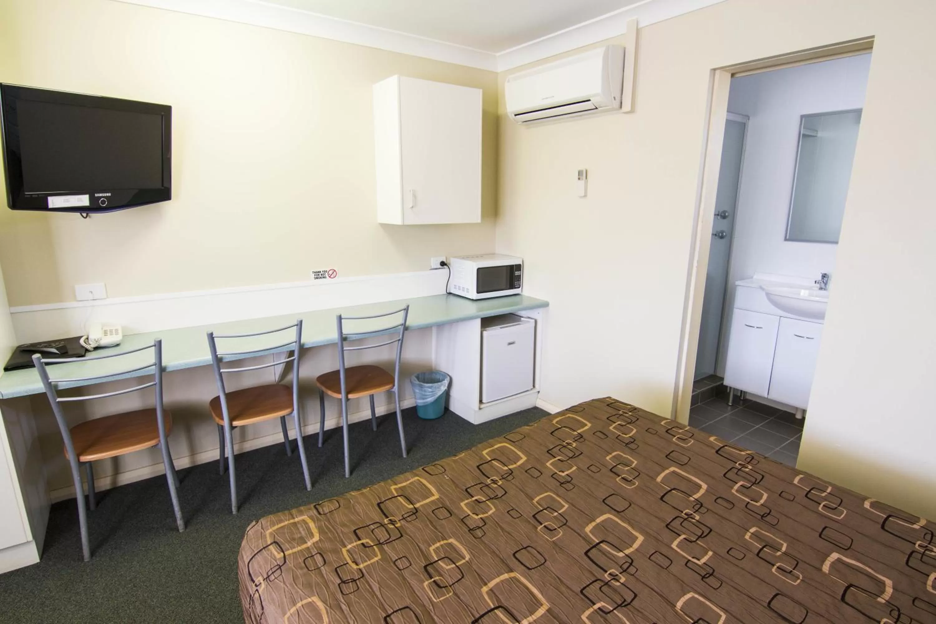 Coffee/tea facilities in Green Gables Motel