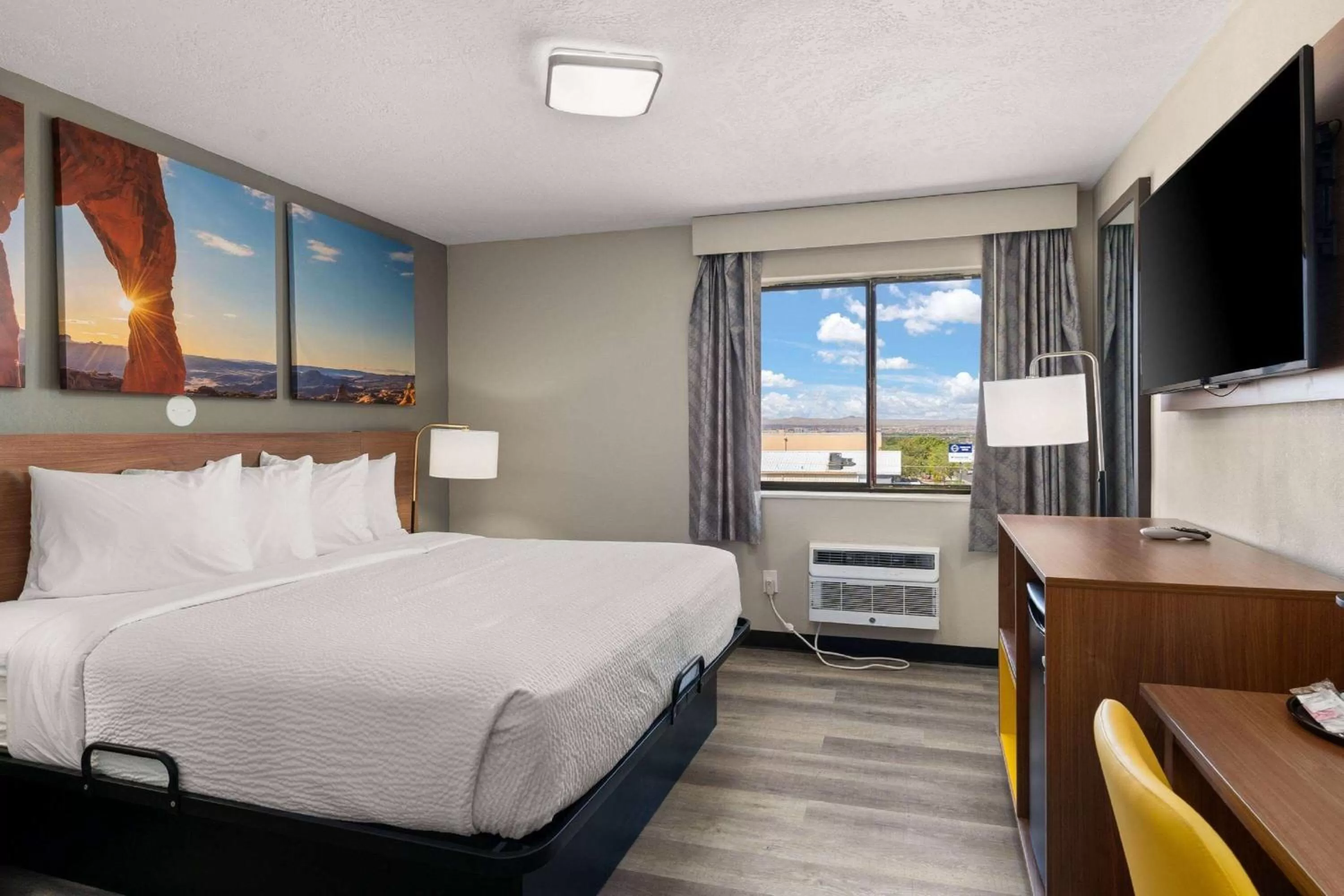 Photo of the whole room, Bed in Days-Inn by Wyndham Albuquerque I-25