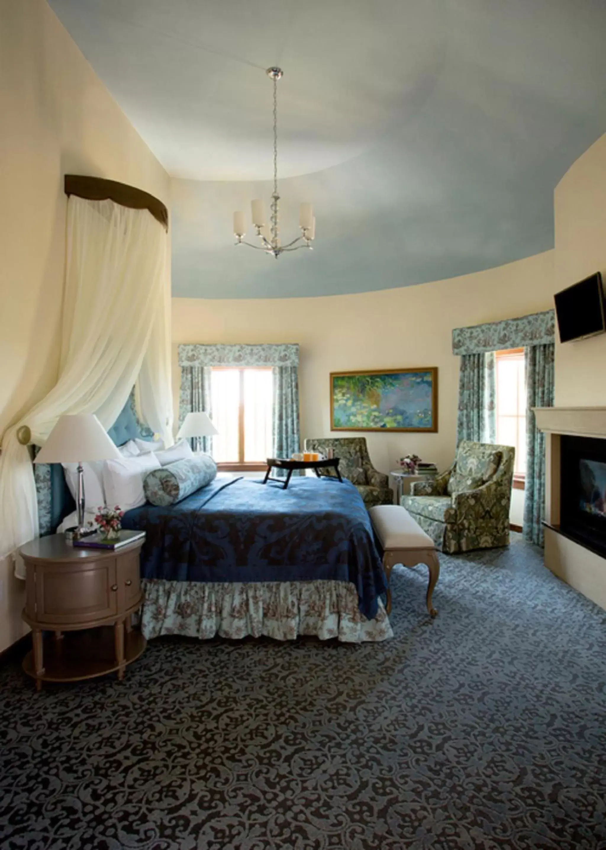 King Suite - Manor House in Mirbeau Inn & Spa - Plymouth King Suite - Manor House in Mirbeau Inn & Spa - Plymouth